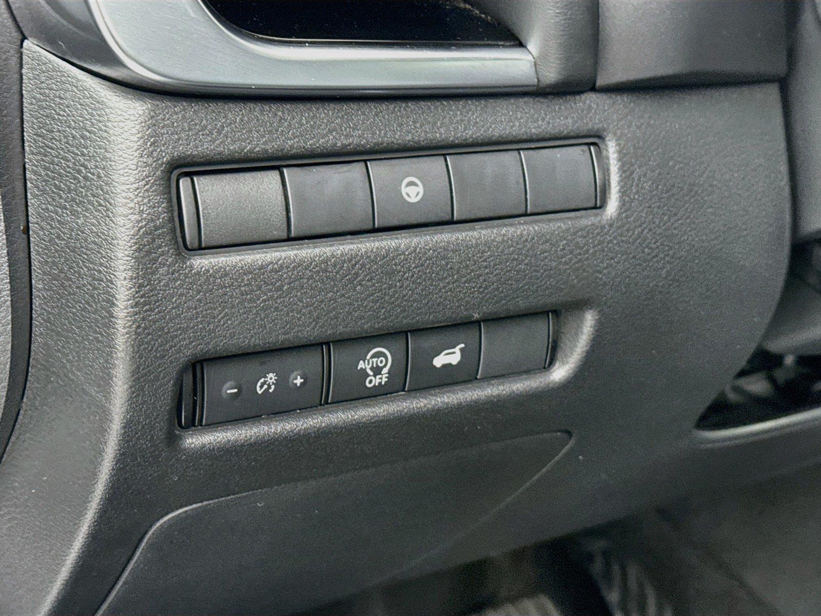 2026 Nissan Rogue SL photo 15