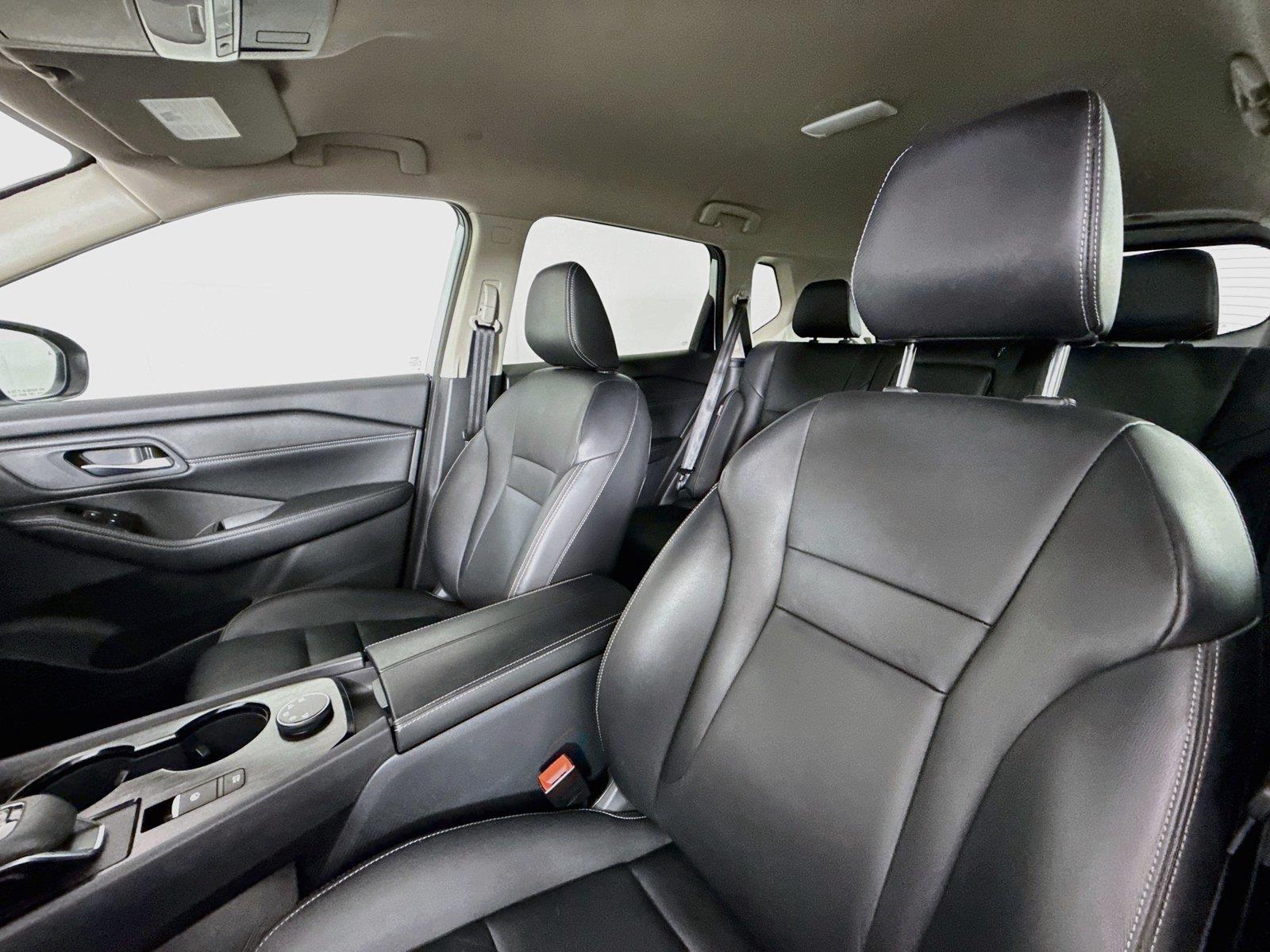 2026 Nissan Rogue SL photo 2