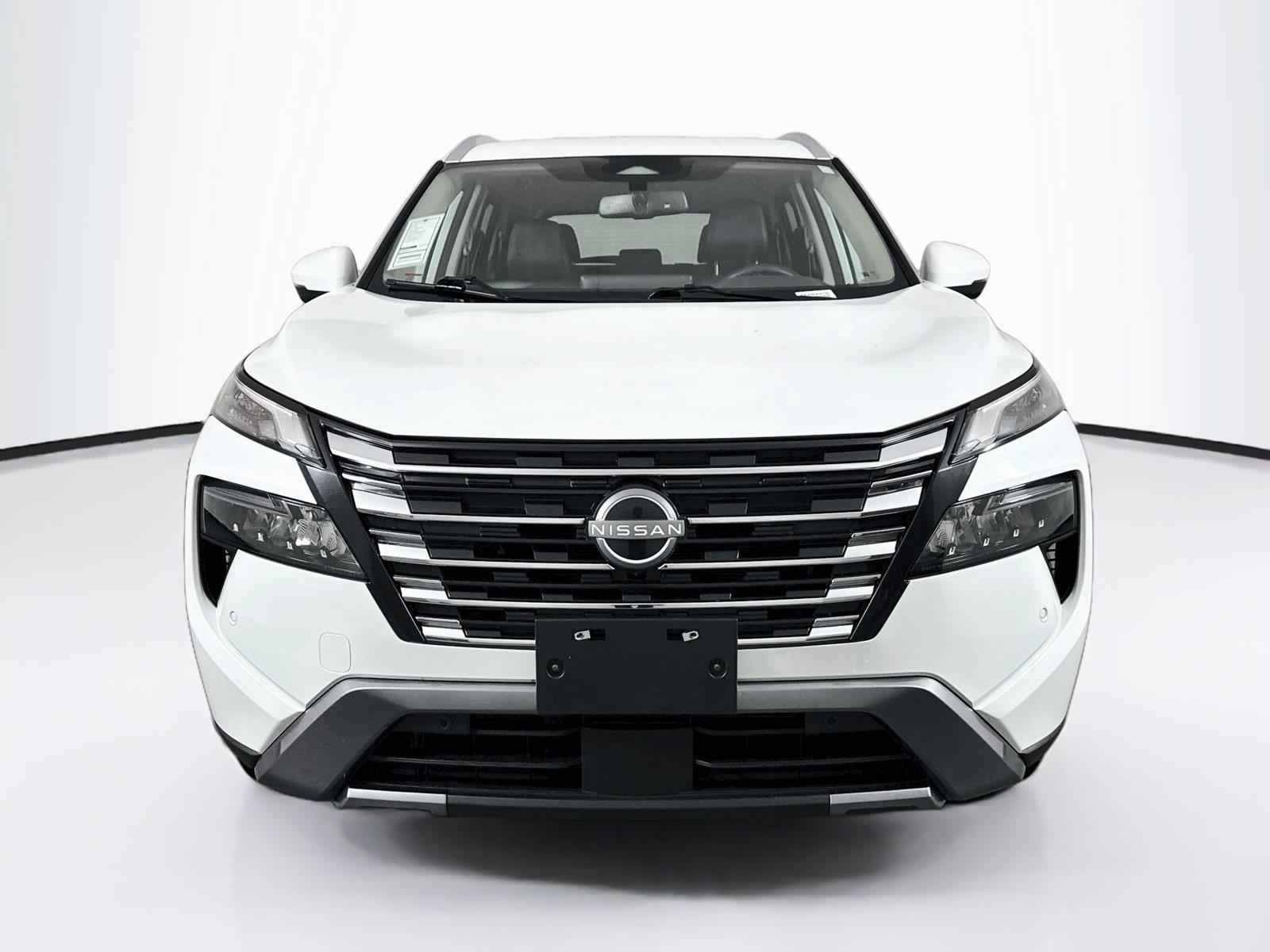 2026 Nissan Rogue SL photo 8
