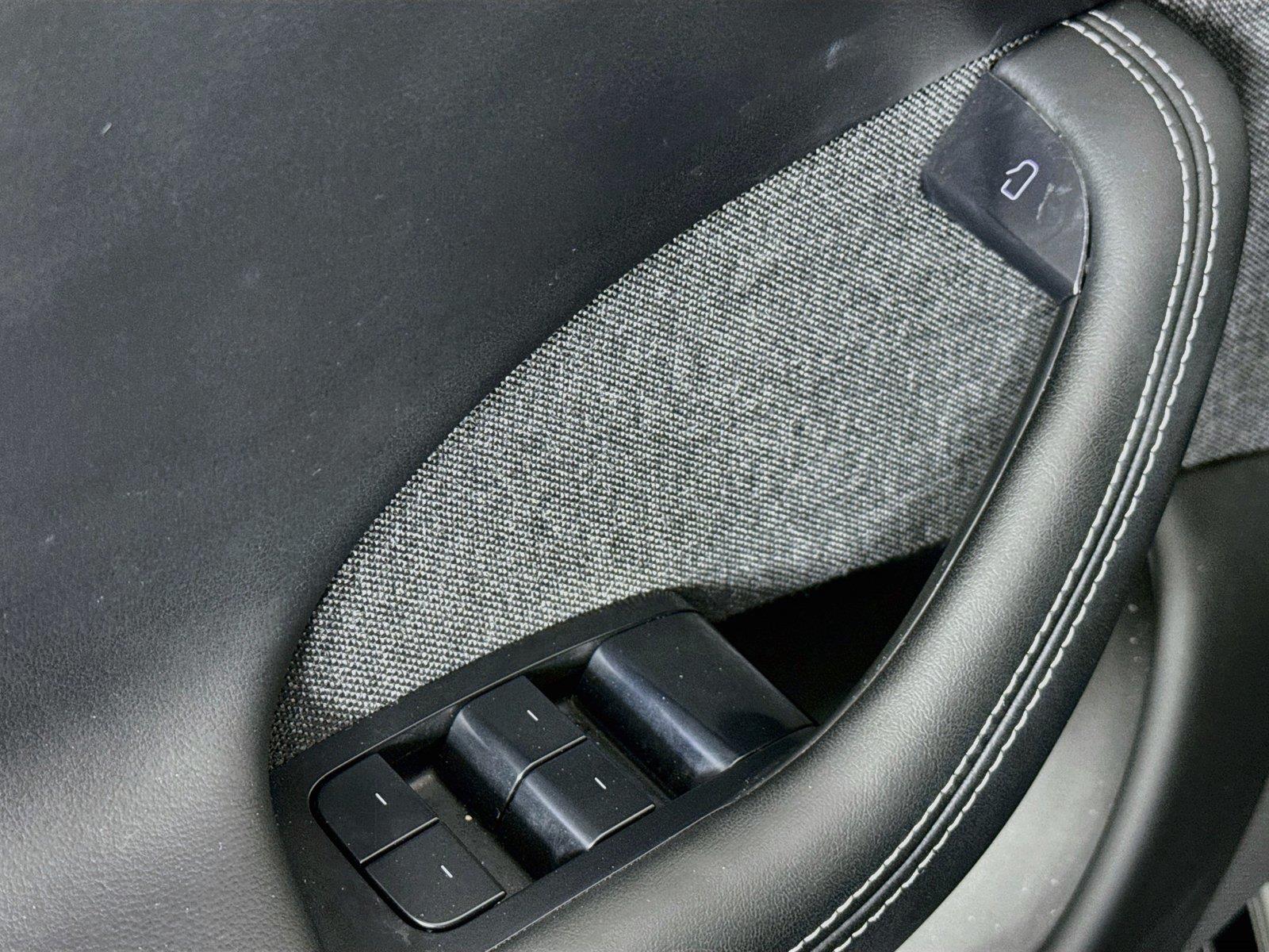 2021 Tesla Model S Plaid photo 24