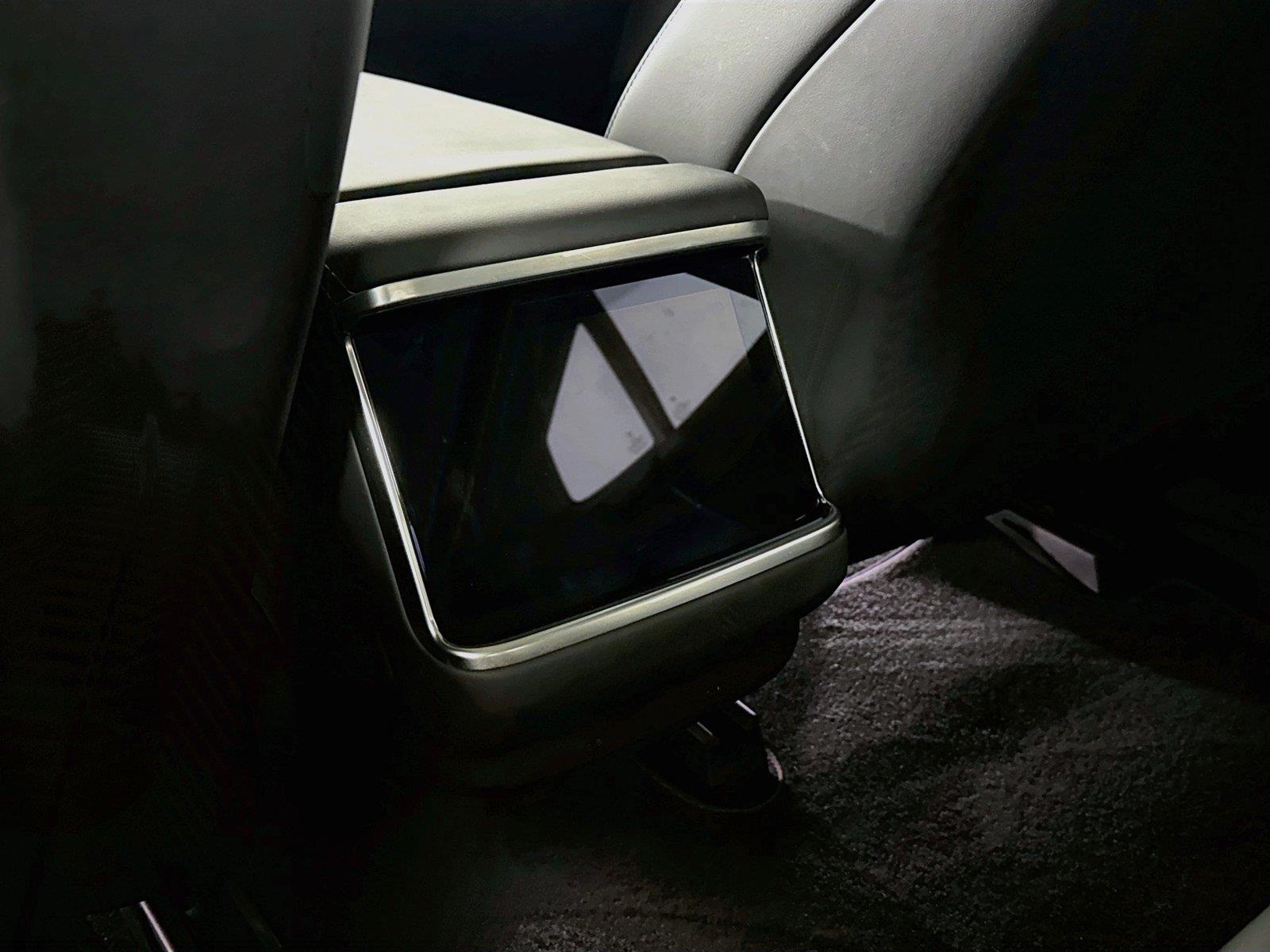 2021 Tesla Model S Plaid photo 30