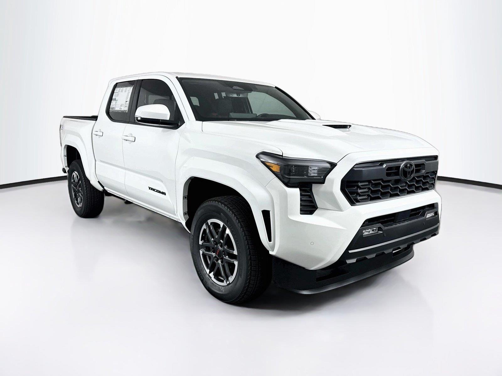 2026 Toyota Tacoma TRD Sport photo 4
