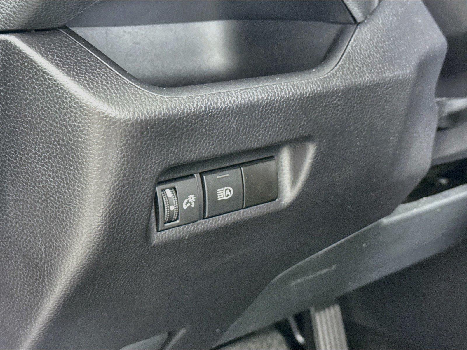 2025 Toyota RAV4 XLE photo 14