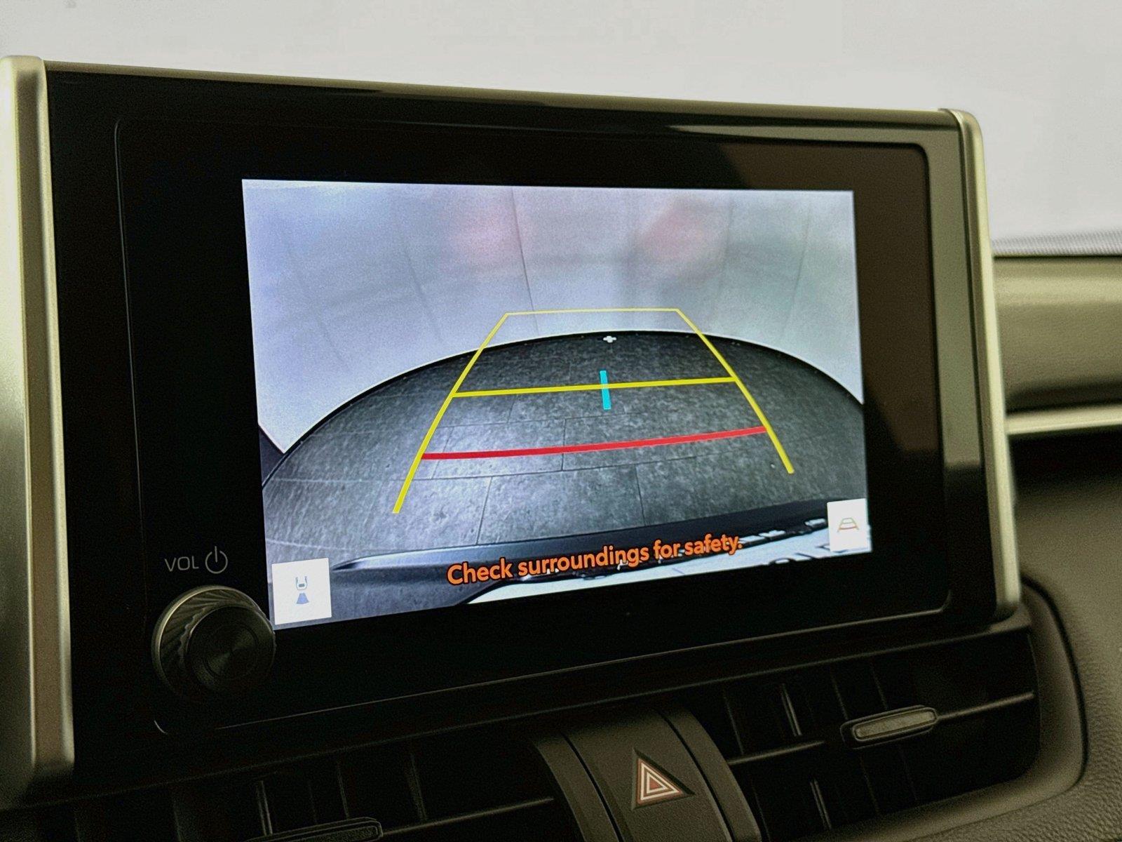 2025 Toyota RAV4 XLE photo 22