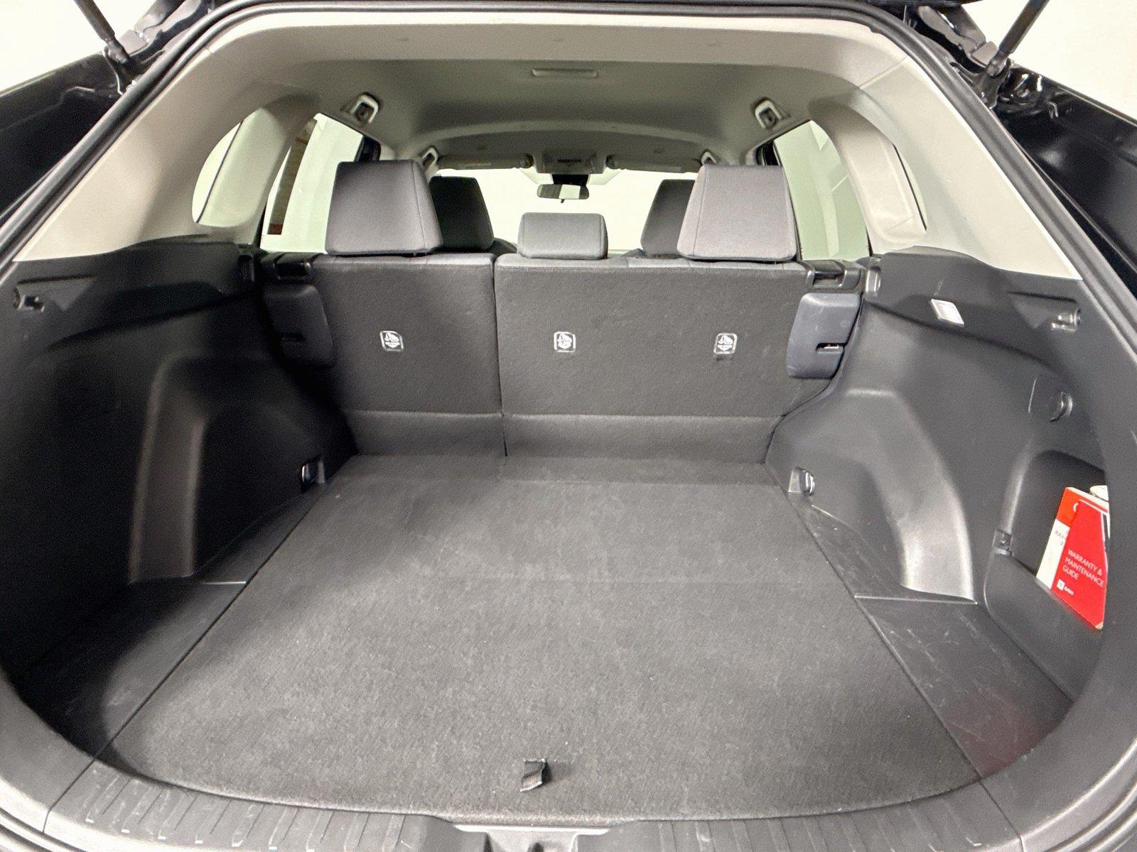 2025 Toyota RAV4 XLE photo 35