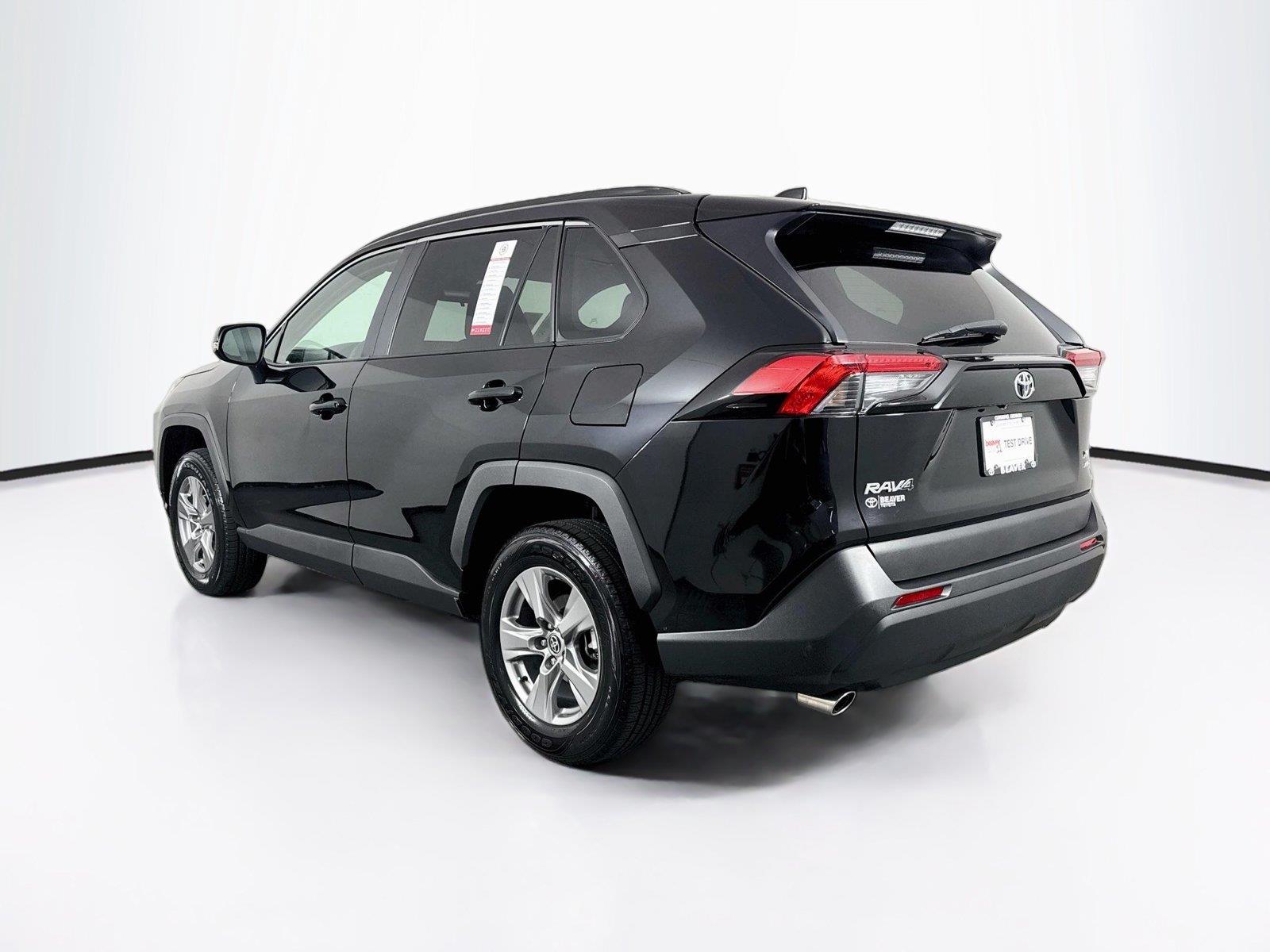 2025 Toyota RAV4 XLE photo 11
