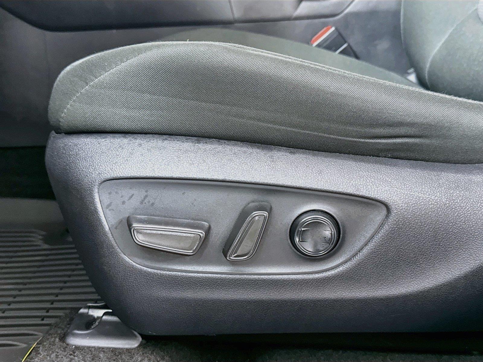 2025 Toyota RAV4 XLE photo 26