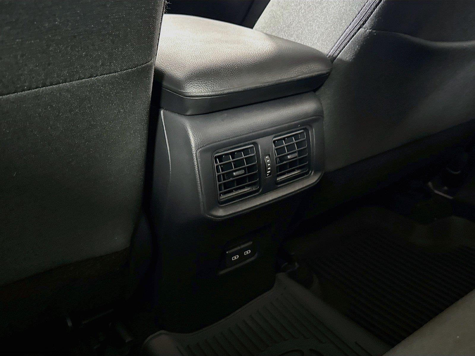 2025 Toyota RAV4 XLE photo 32