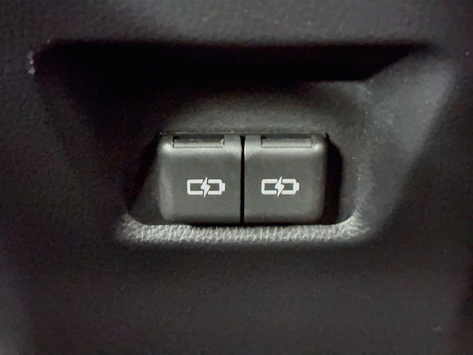 2025 Toyota RAV4 XLE photo 34