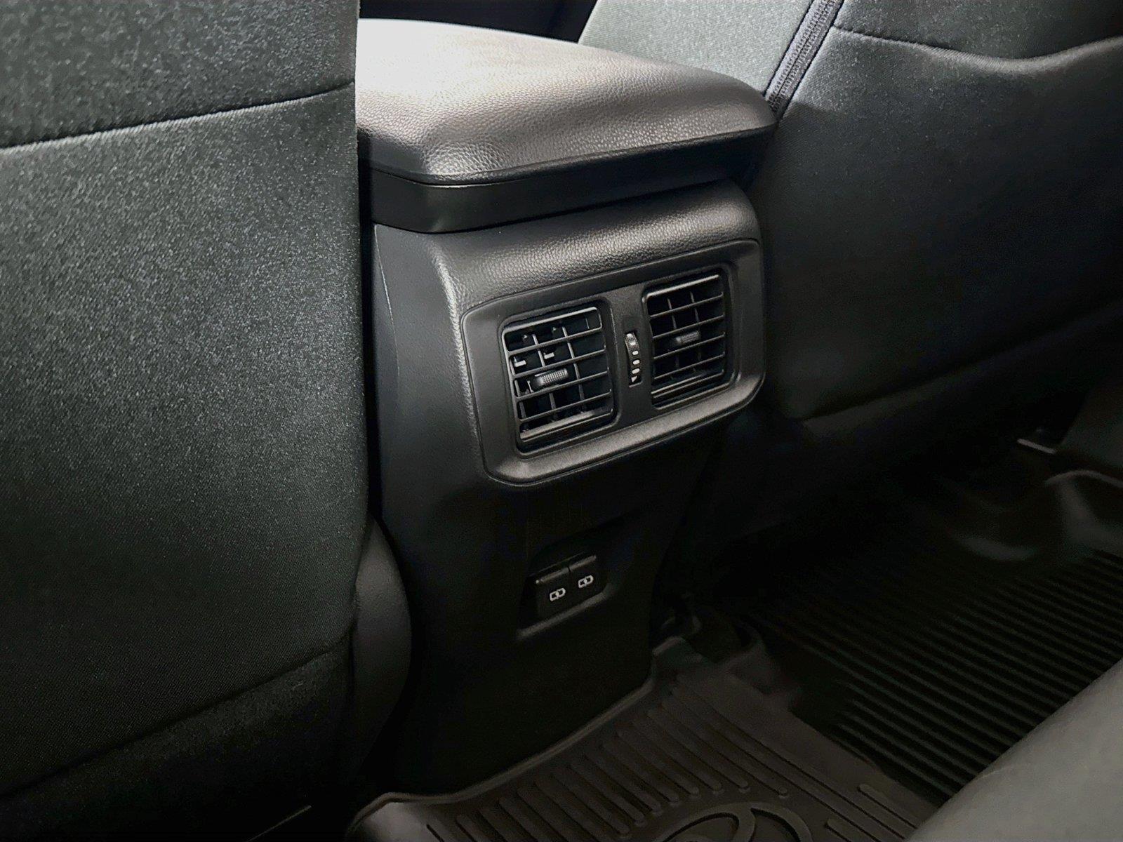 2025 Toyota RAV4 Hybrid XLE photo 34