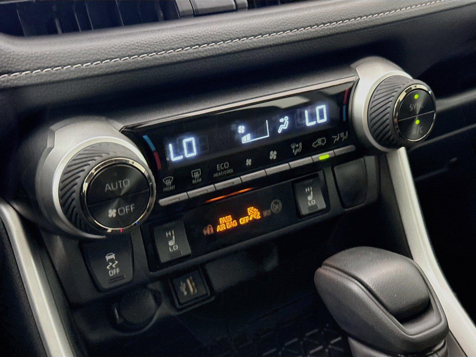 2025 Toyota RAV4 Hybrid XLE photo 25