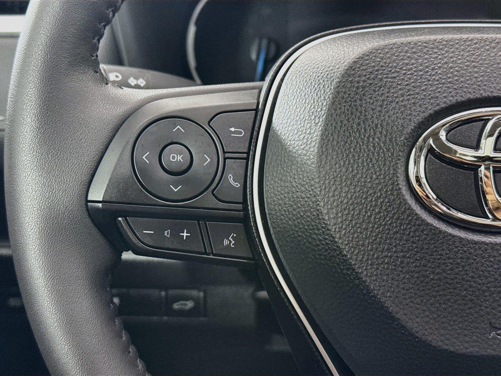 2025 Toyota RAV4 Hybrid XLE photo 17