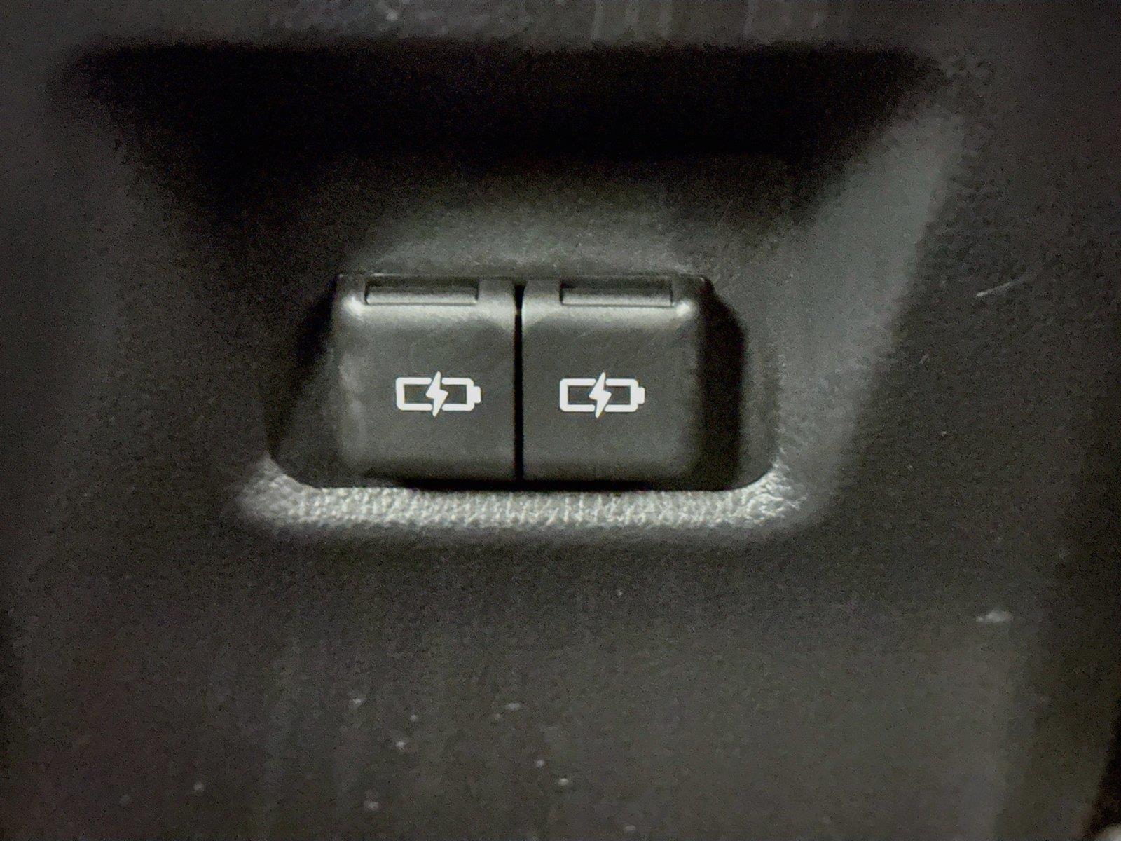 2025 Toyota RAV4 Hybrid XLE photo 36