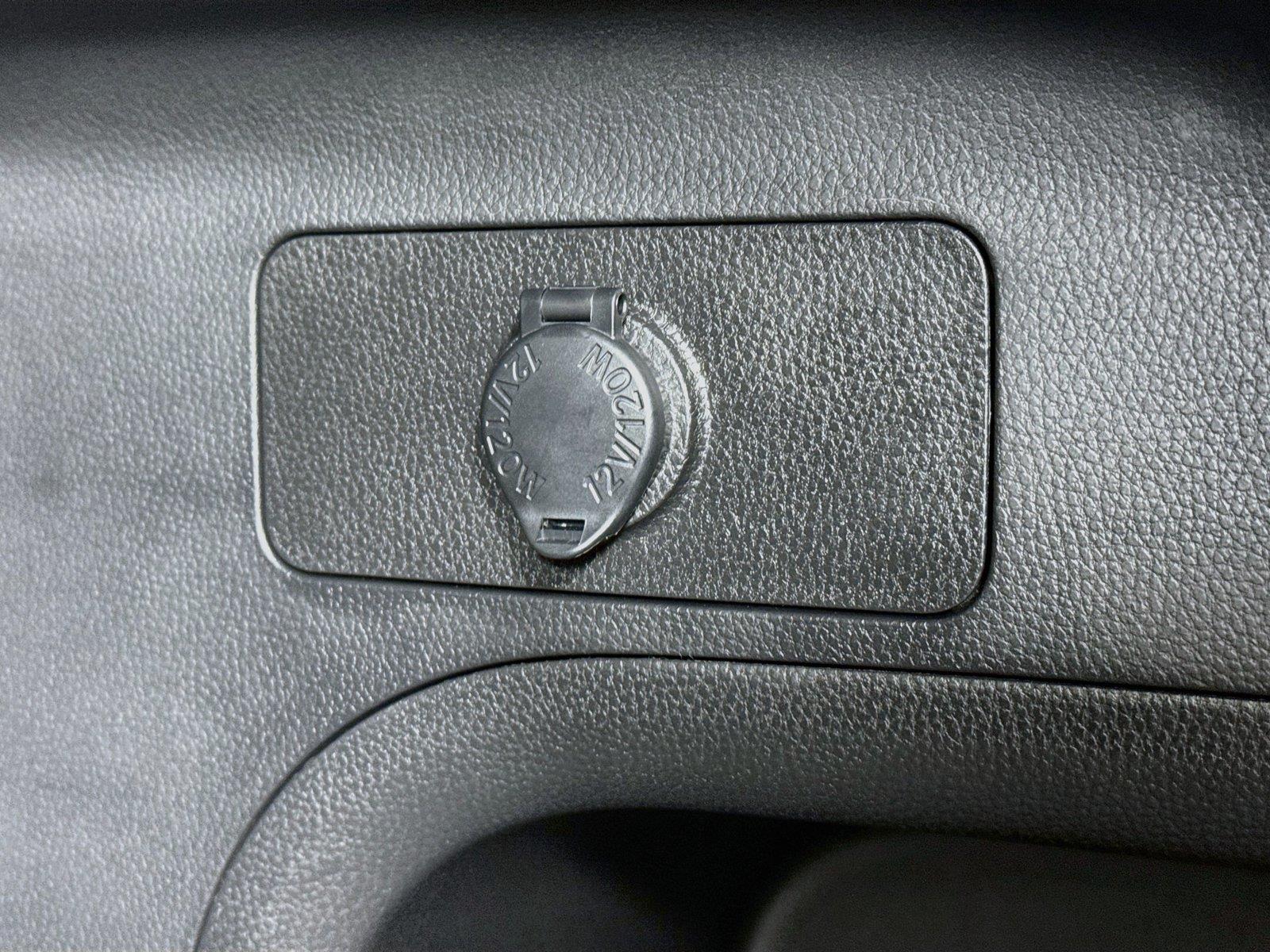 2025 Toyota RAV4 Hybrid XLE photo 39