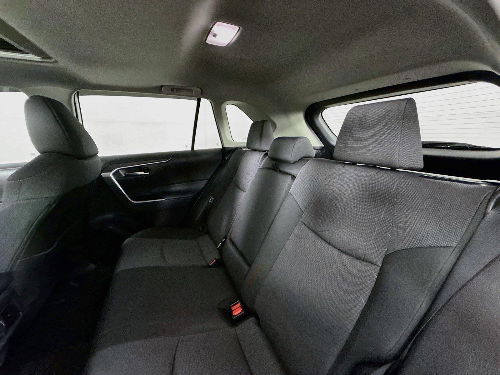 2025 Toyota RAV4 Hybrid XLE photo 29