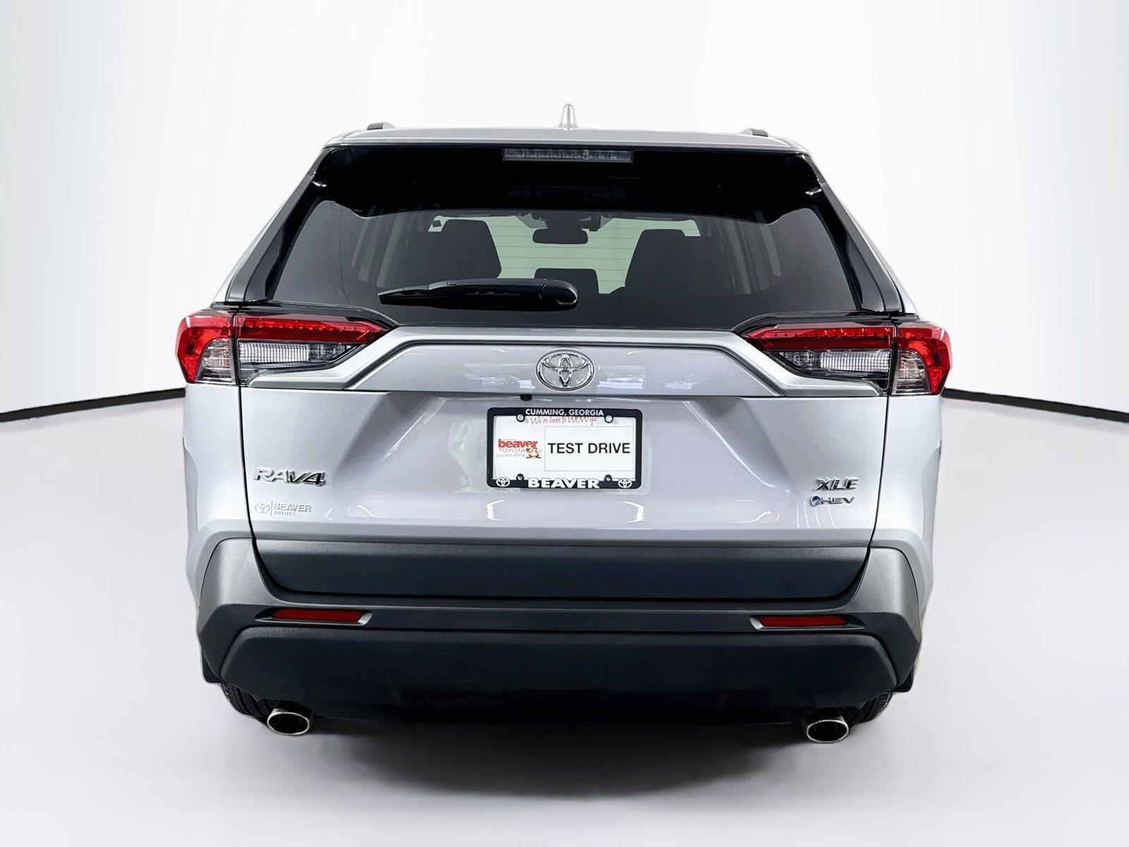 2025 Toyota RAV4 Hybrid XLE photo 11