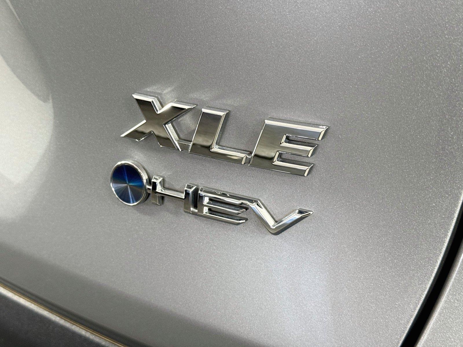 2025 Toyota RAV4 Hybrid XLE photo 14