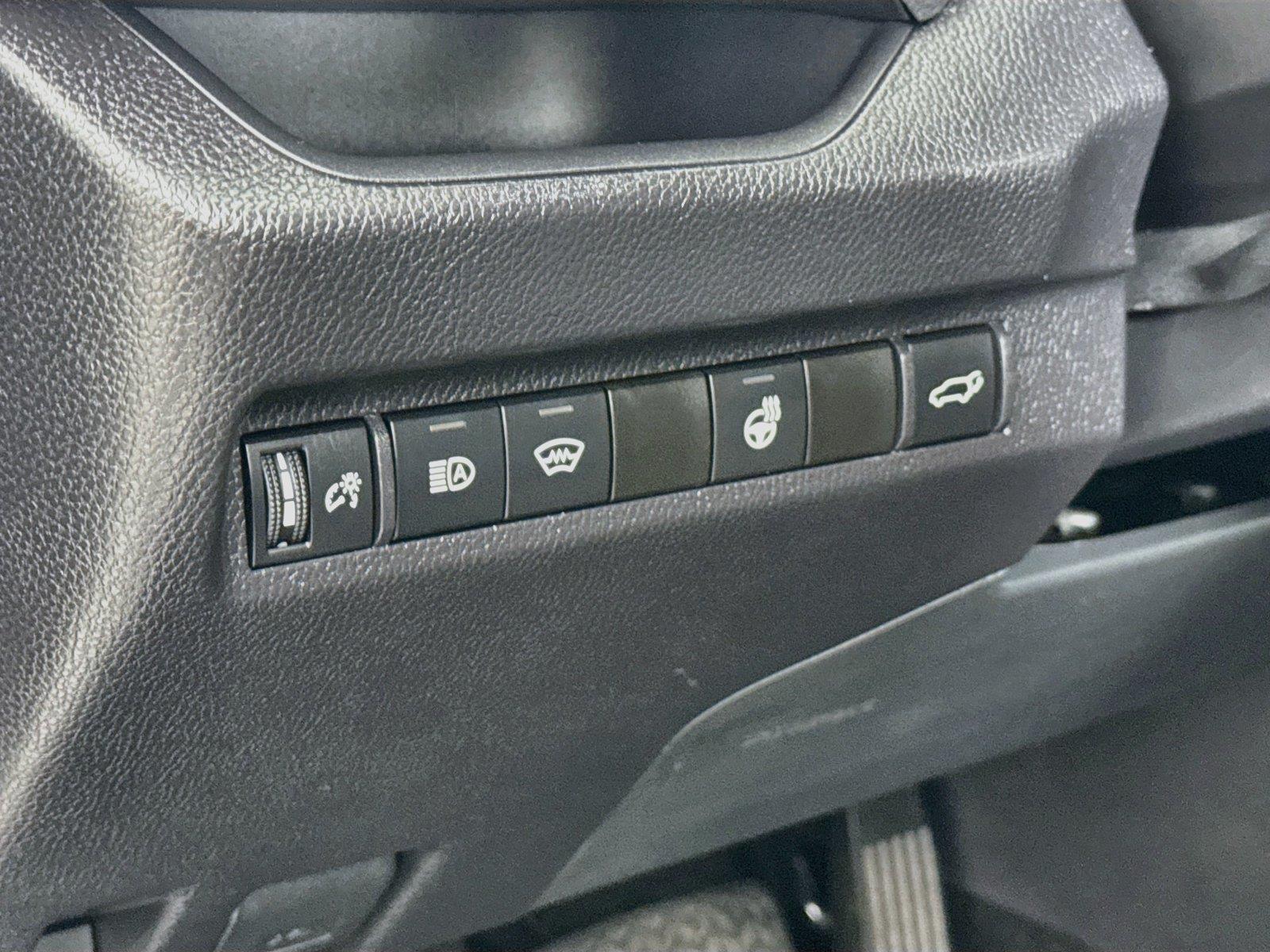 2025 Toyota RAV4 Hybrid XLE photo 15