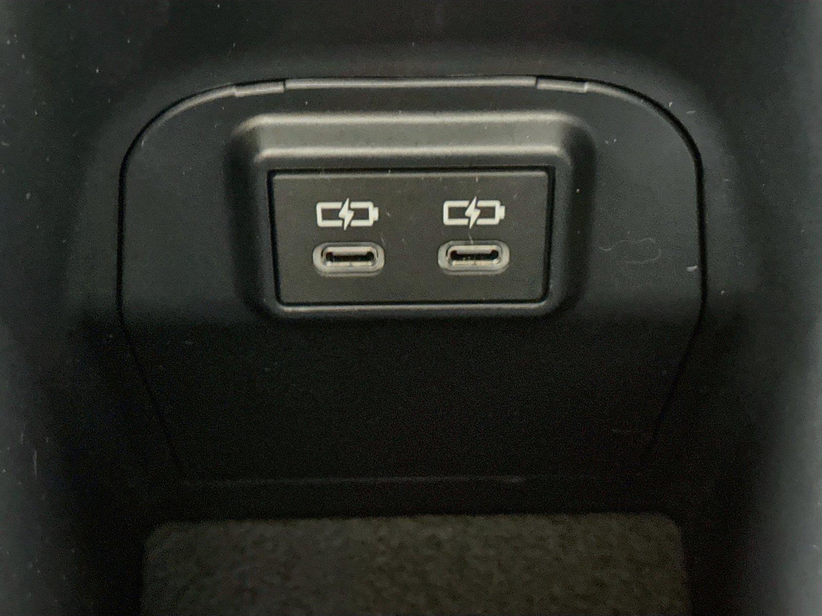 2025 Toyota RAV4 Hybrid XLE photo 33