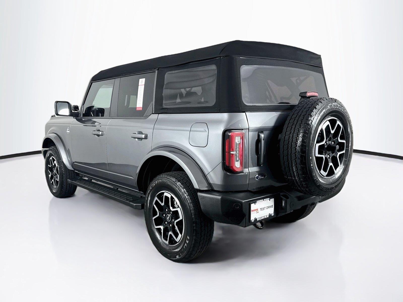 2024 Ford Bronco Outer Banks photo 12