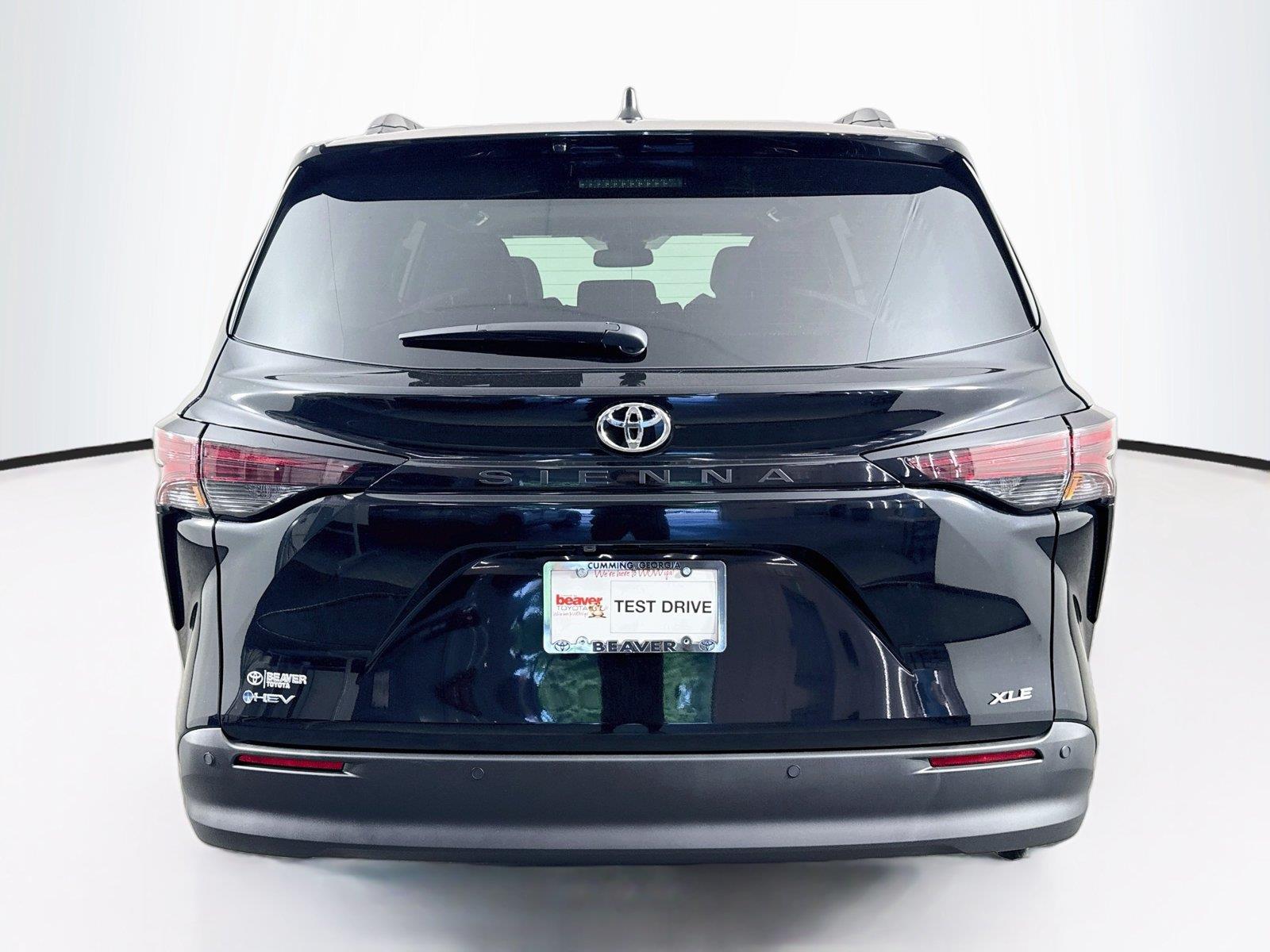 2026 Toyota Sienna XLE 8-Passenger photo 11