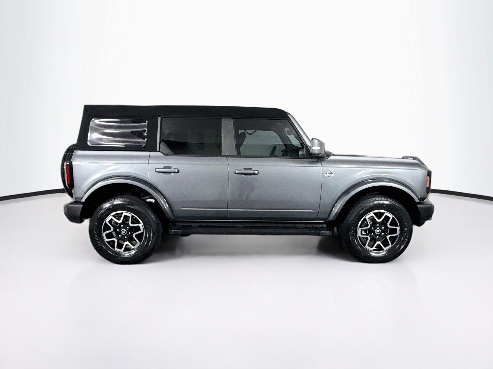 2024 Ford Bronco Outer Banks photo 10