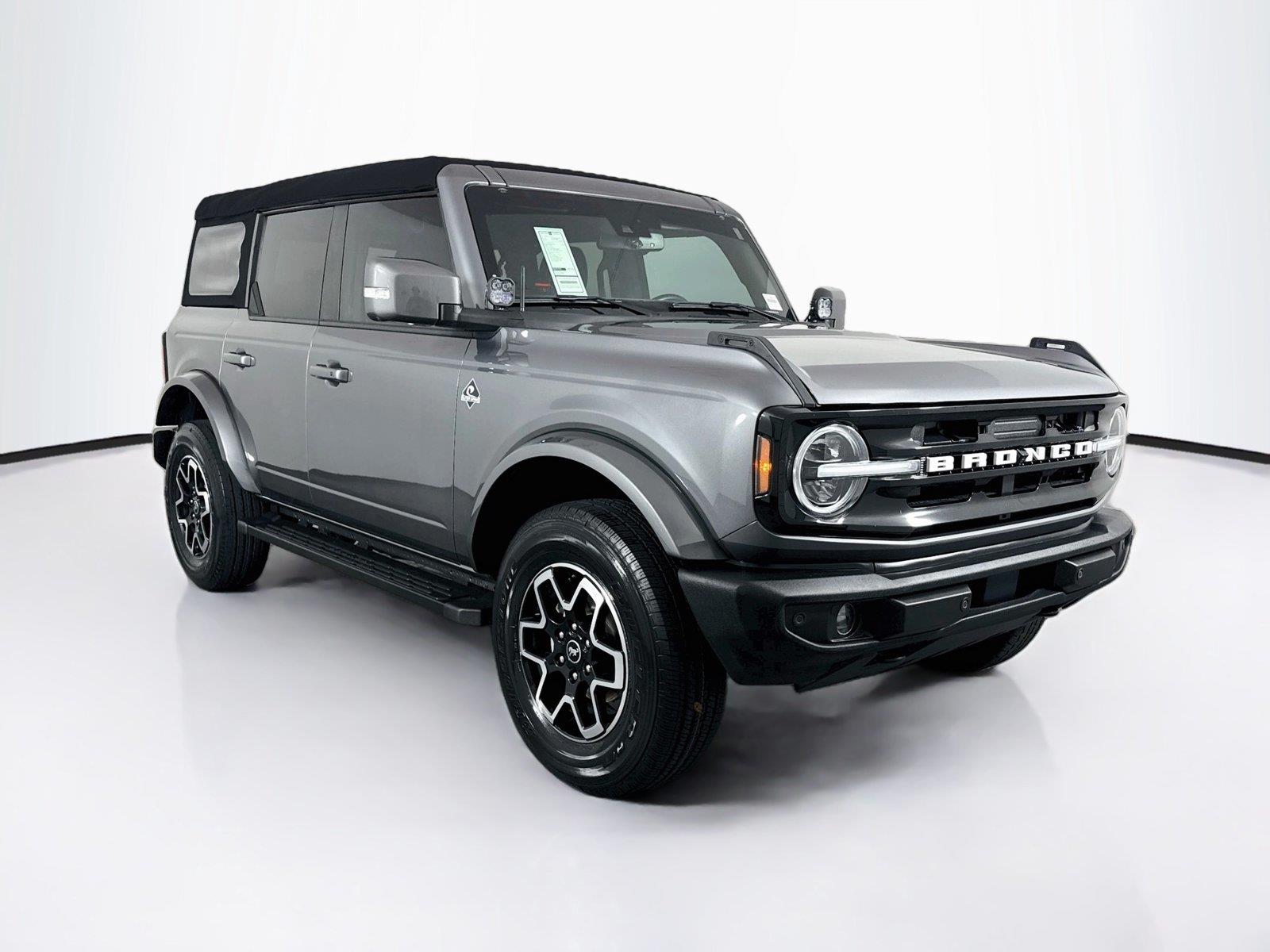 2024 Ford Bronco Outer Banks photo 9