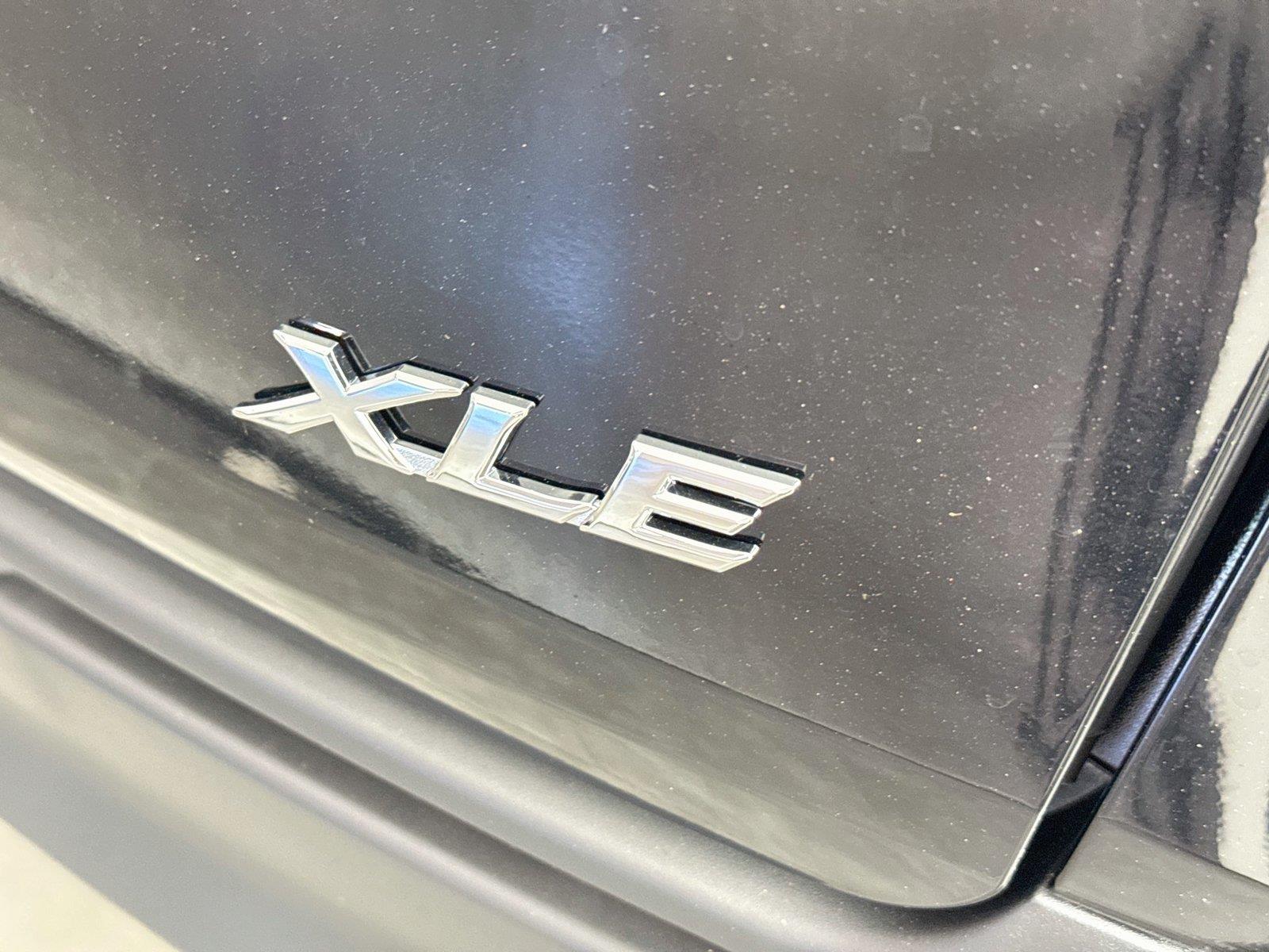 2026 Toyota Sienna XLE 8-Passenger photo 14