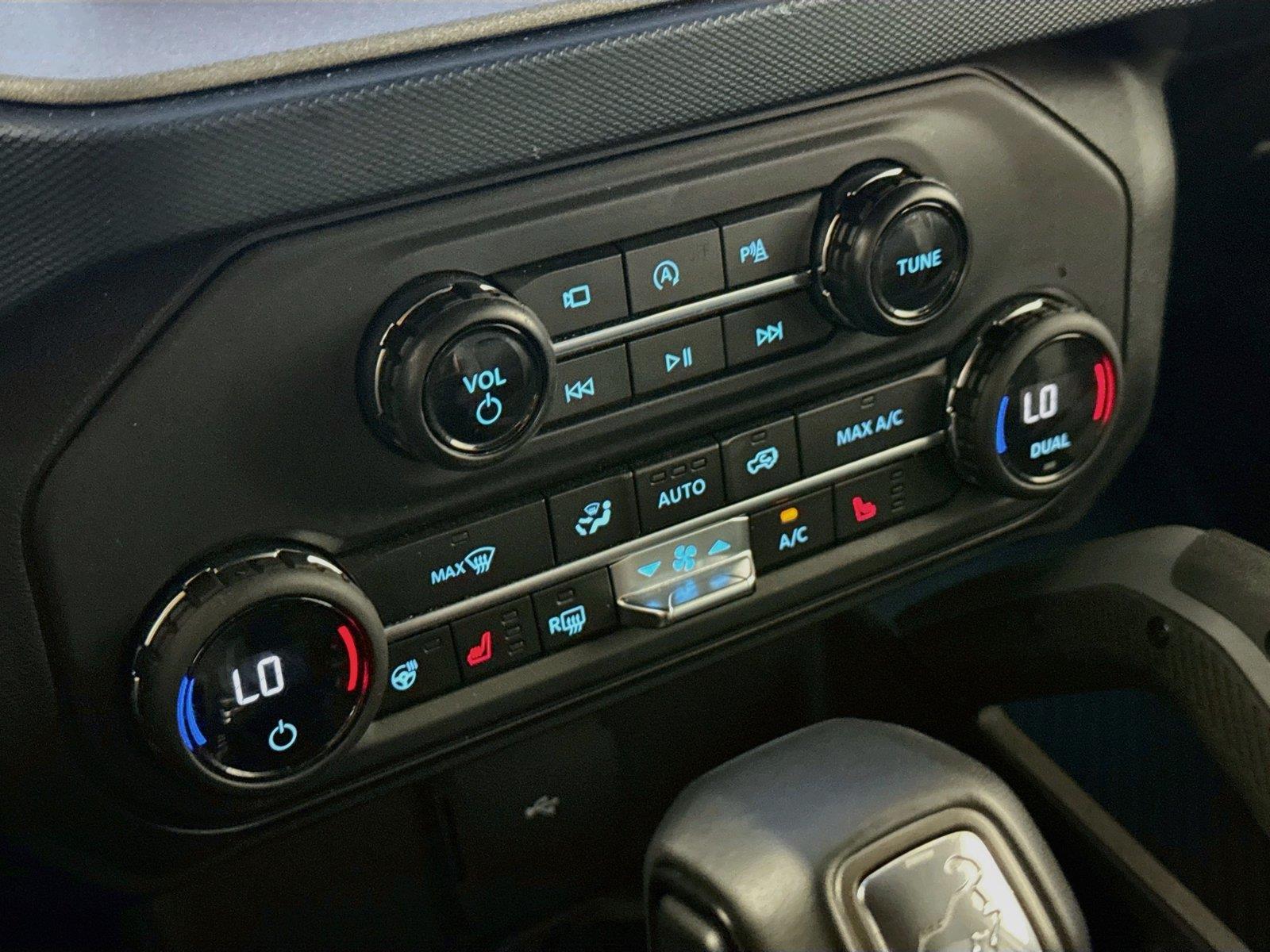 2024 Ford Bronco Outer Banks photo 24