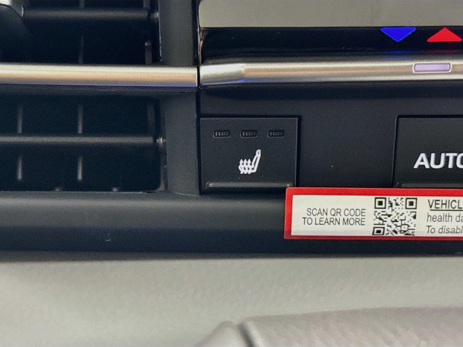 2026 Toyota Sienna XLE 8-Passenger photo 7