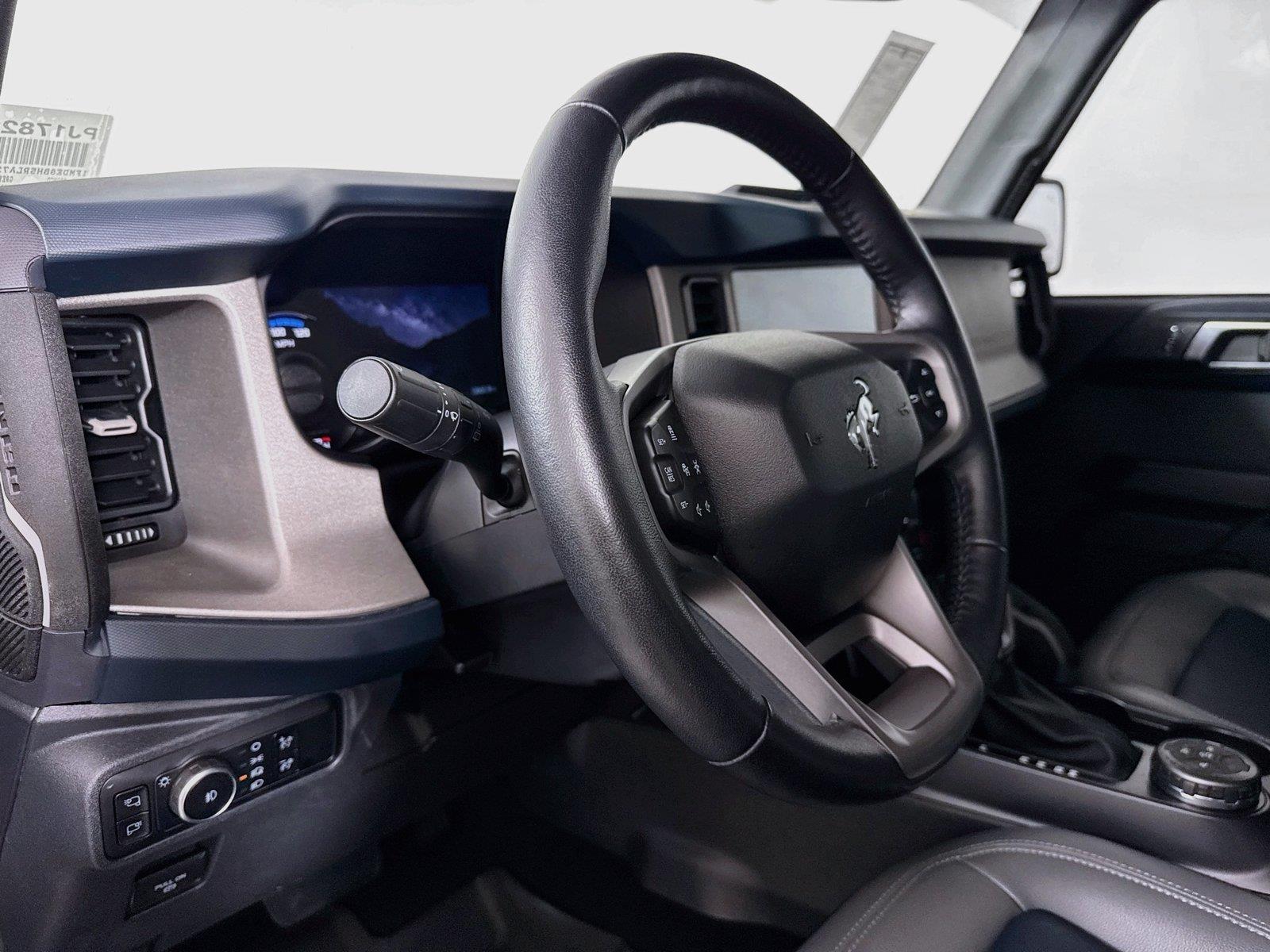 2024 Ford Bronco Outer Banks photo 3