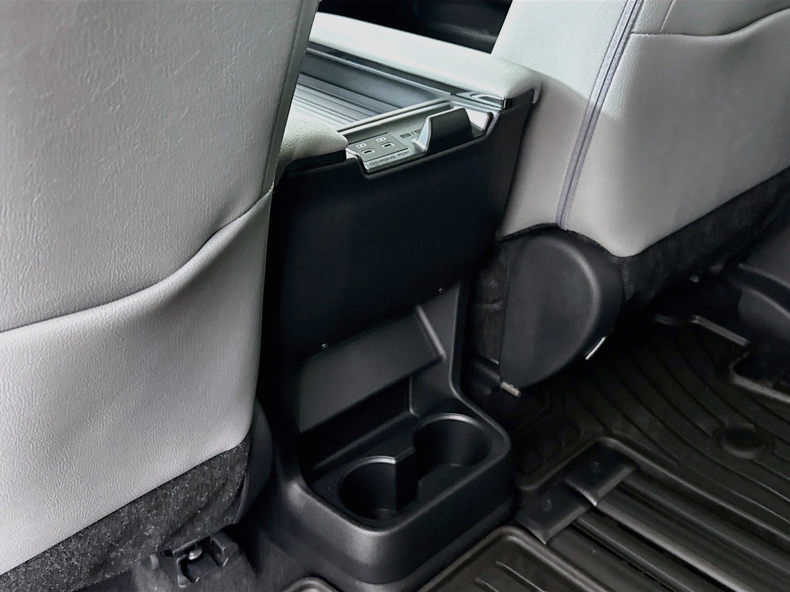 2026 Toyota Sienna XLE 8-Passenger photo 35