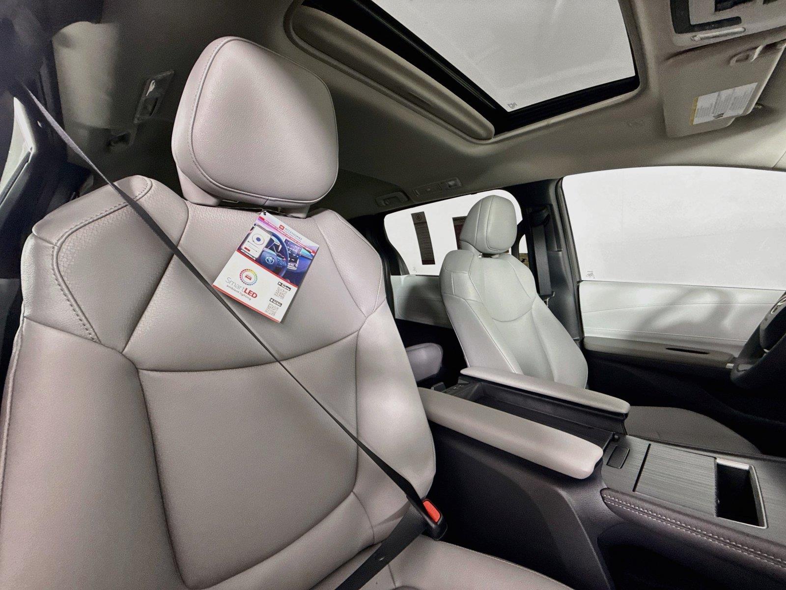 2026 Toyota Sienna XLE 8-Passenger photo 39