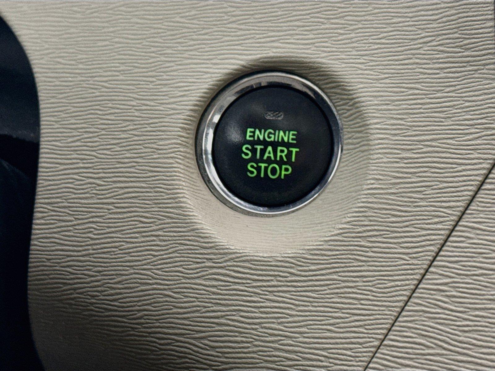 2013 Toyota Sienna XLE photo 21
