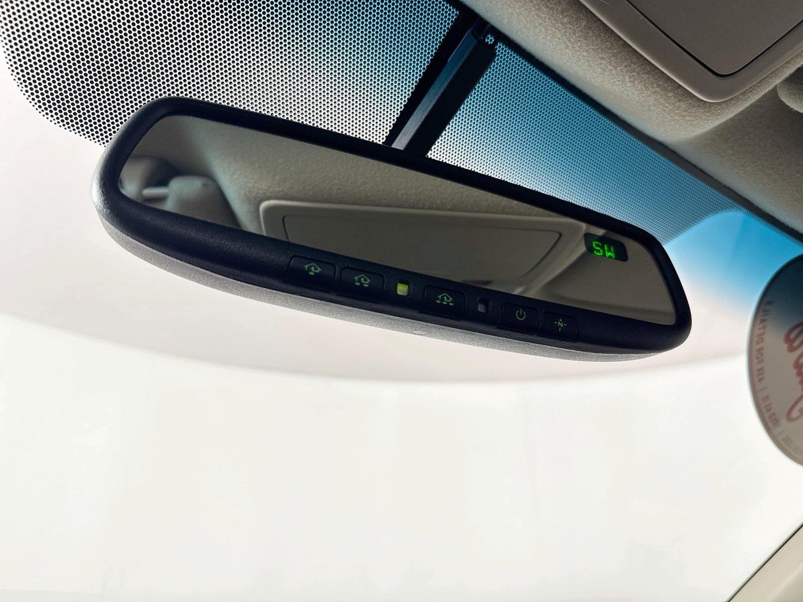 2013 Toyota Sienna XLE photo 22