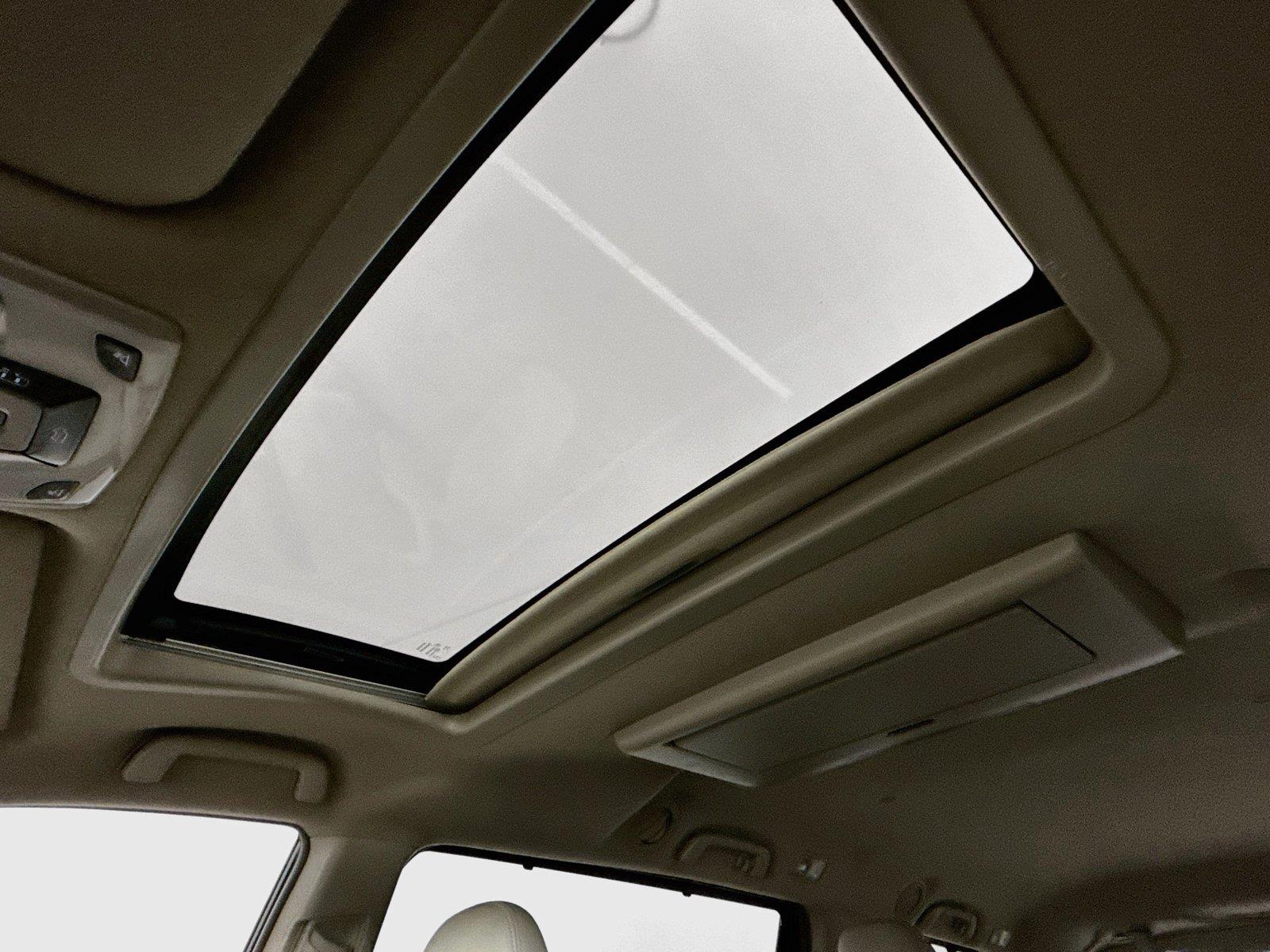 2013 Toyota Sienna XLE photo 5