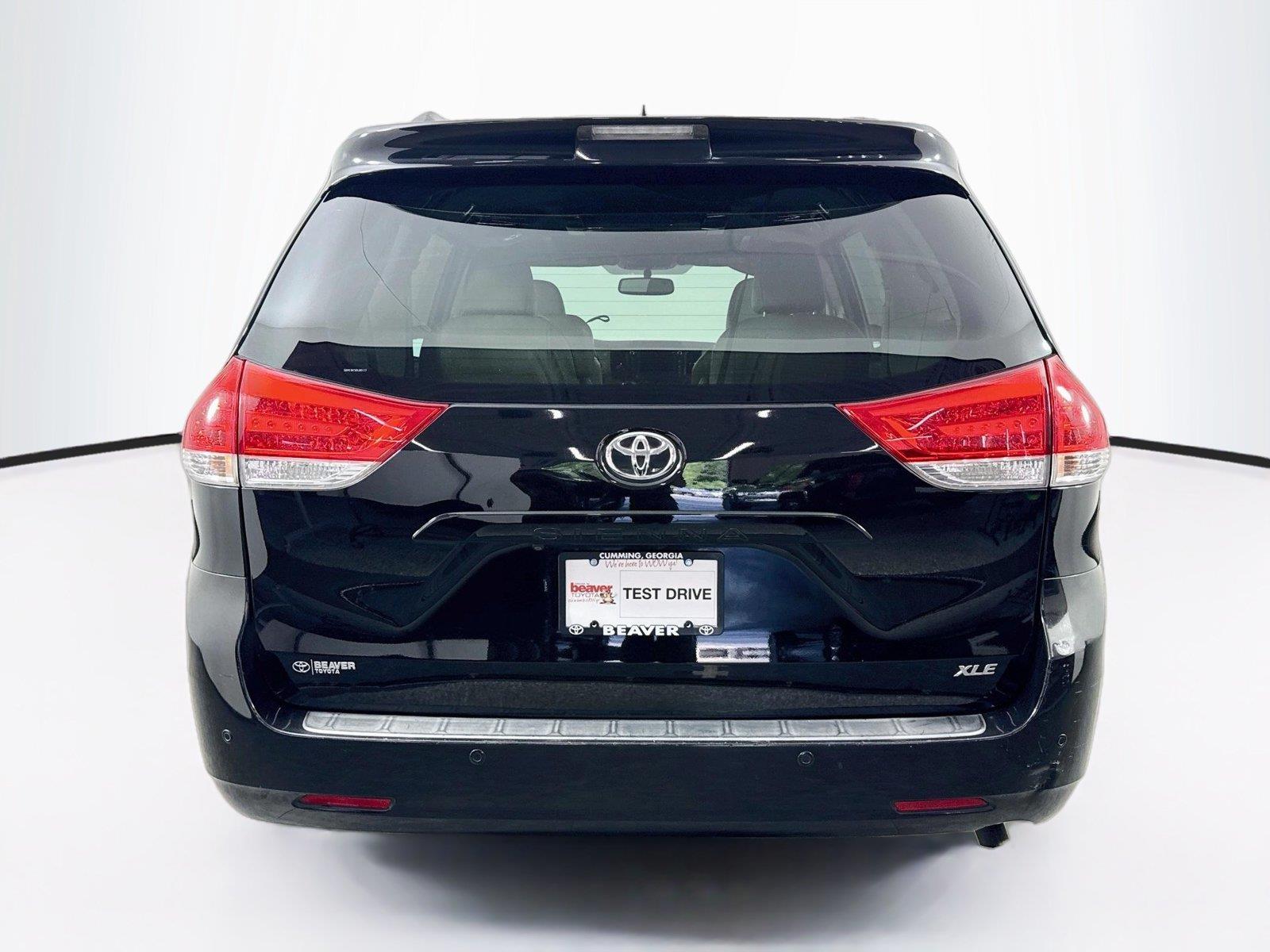 2013 Toyota Sienna XLE photo 11