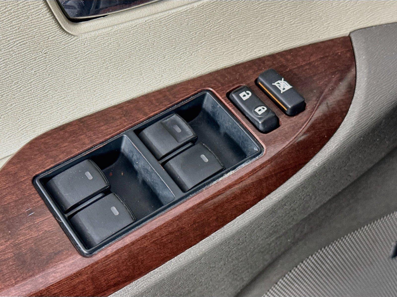 2013 Toyota Sienna XLE photo 29
