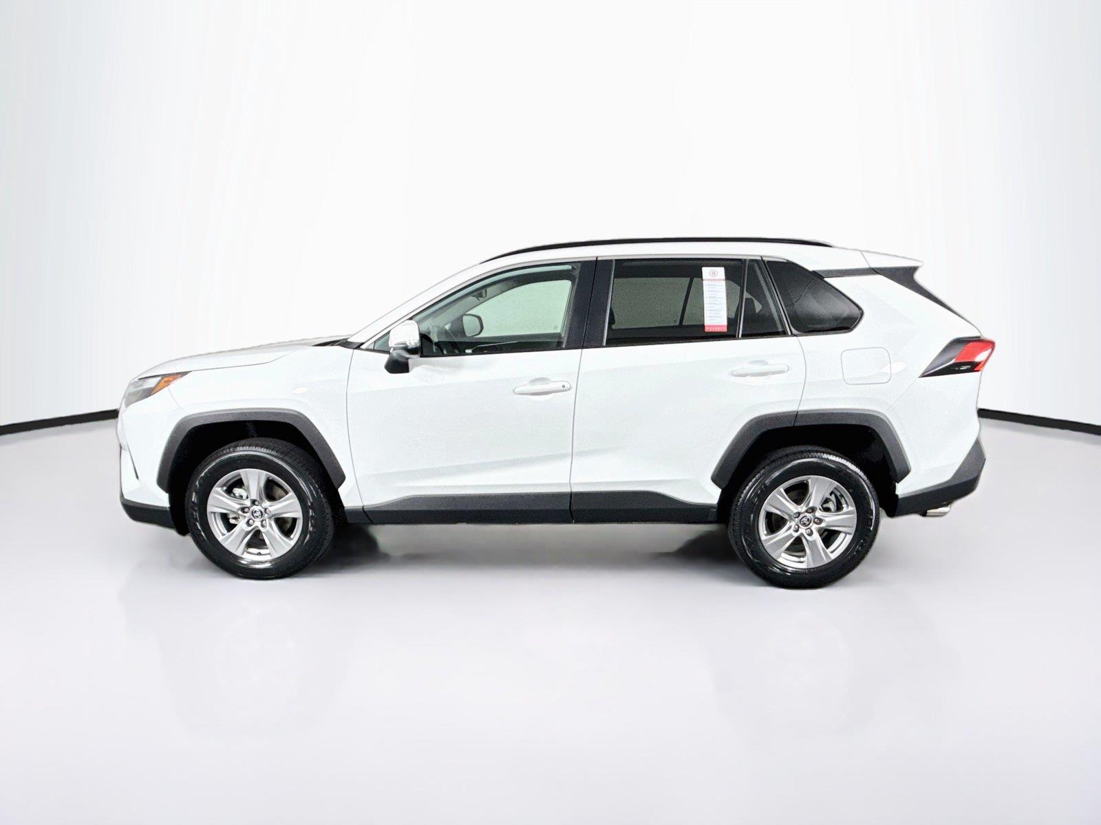 2025 Toyota RAV4 XLE photo 12