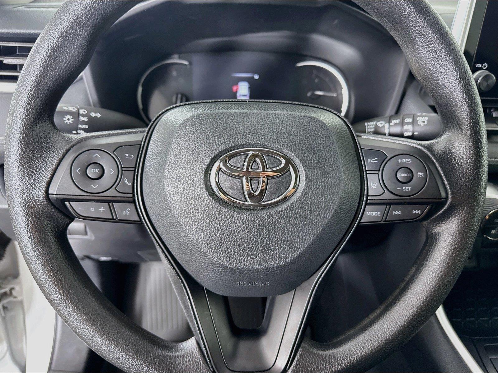 2025 Toyota RAV4 XLE photo 15