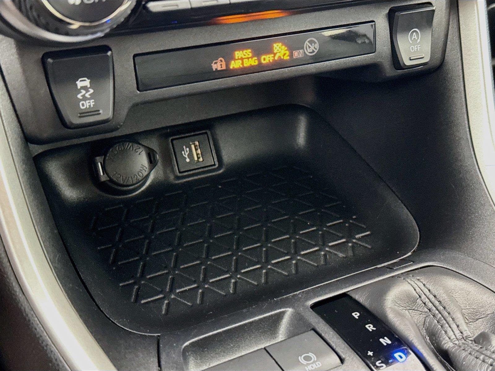 2025 Toyota RAV4 XLE photo 25