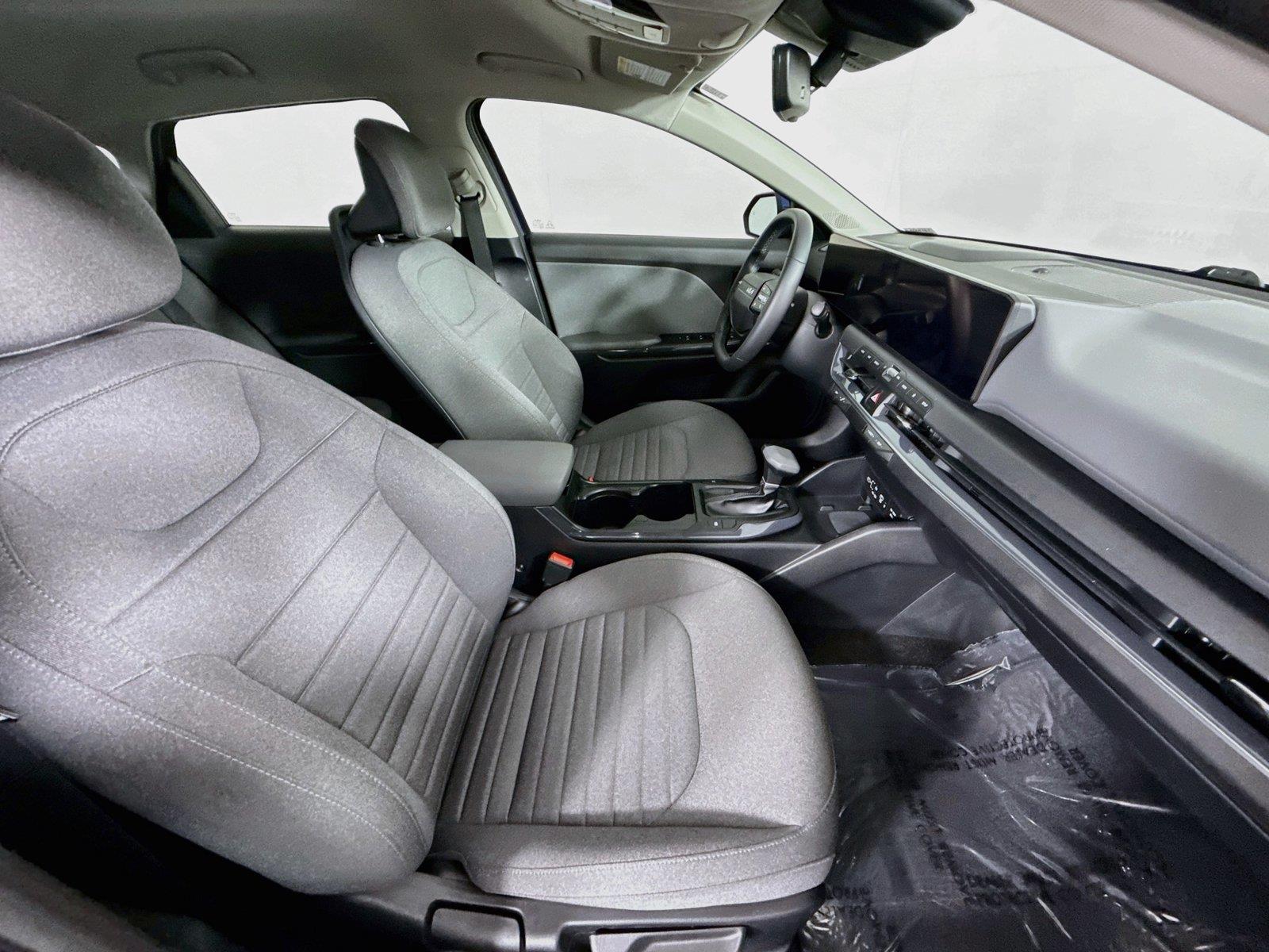 2025 Kia K4 EX photo 36