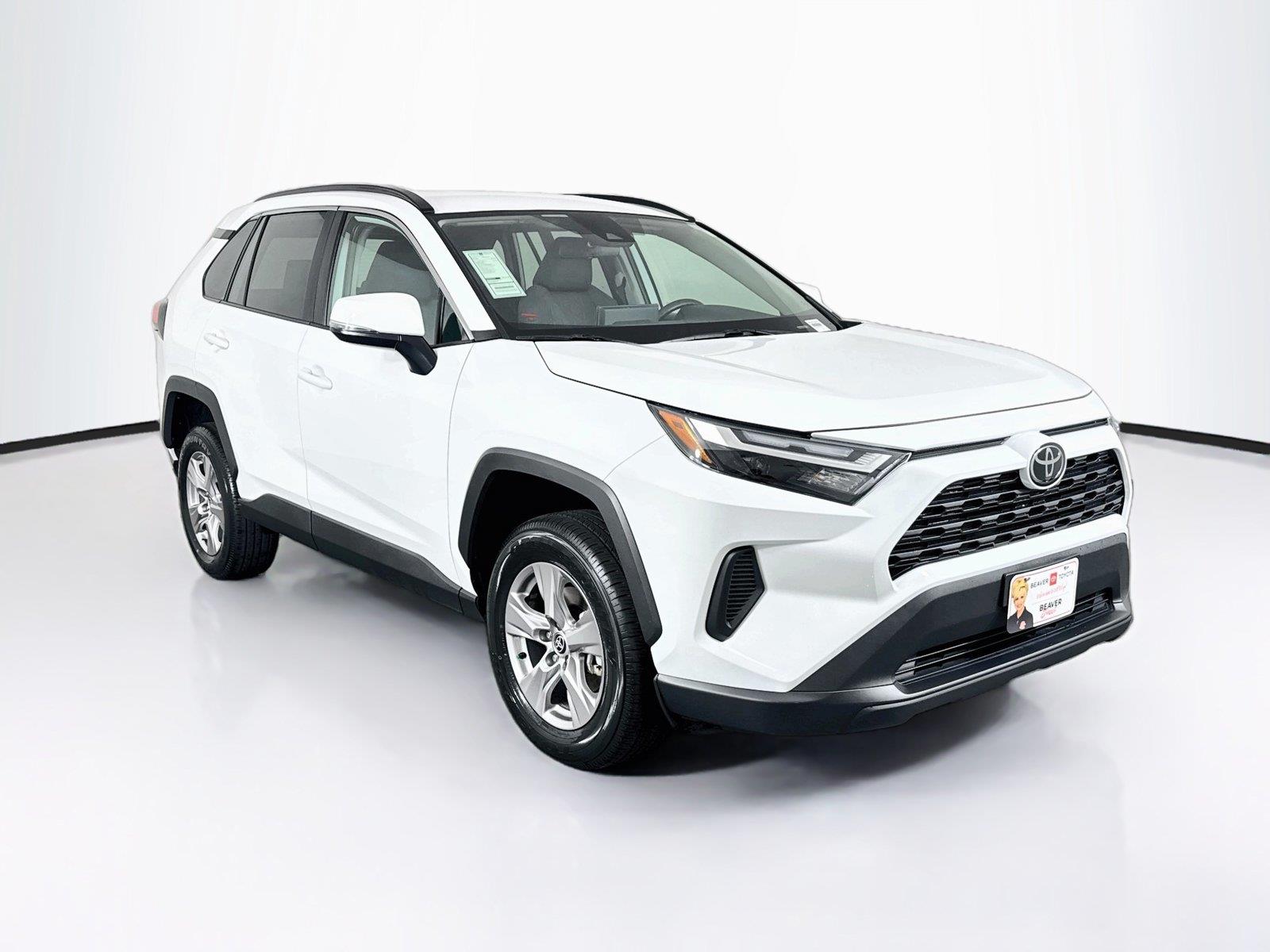 2025 Toyota RAV4 XLE photo 8