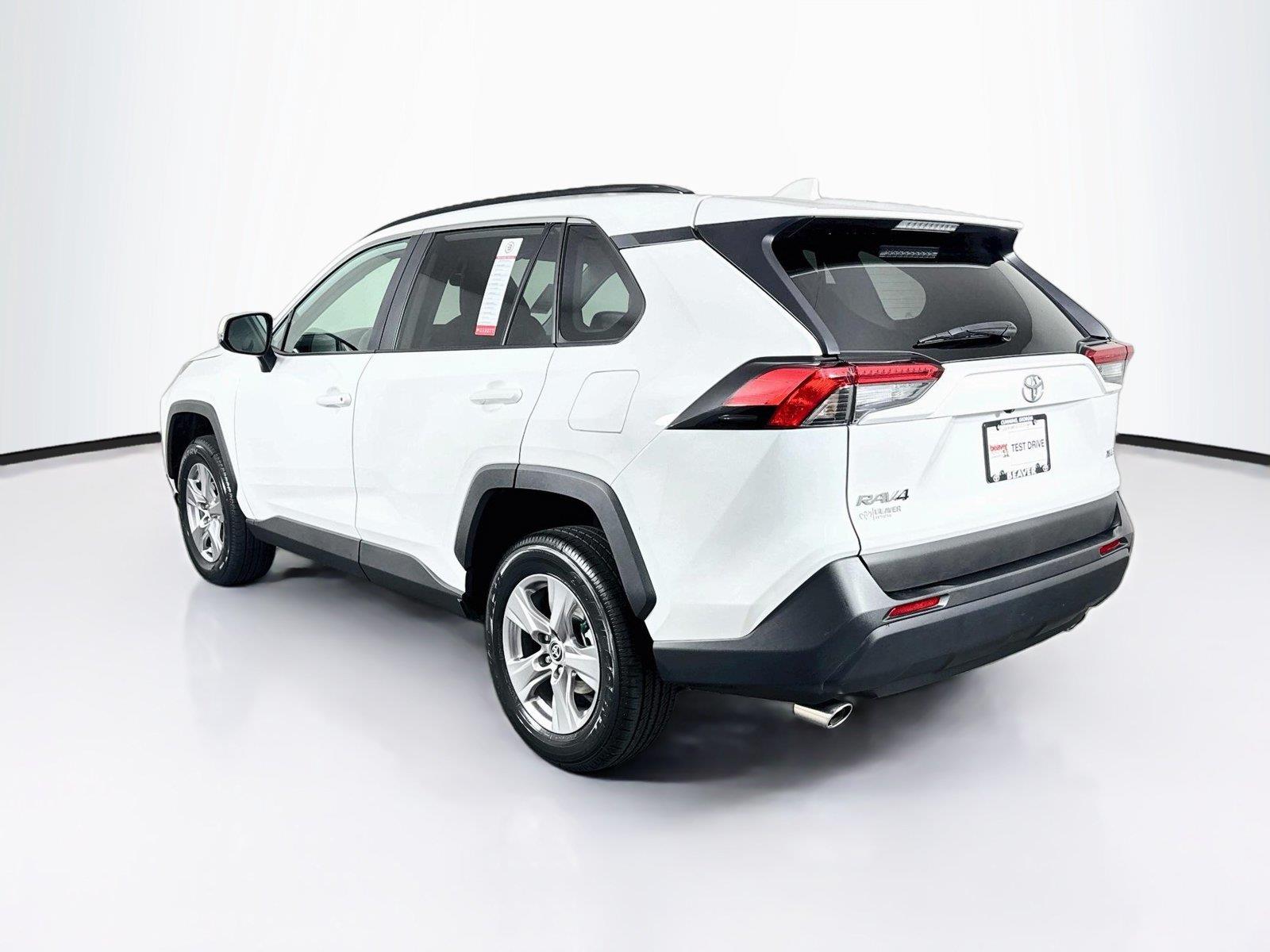 2025 Toyota RAV4 XLE photo 11