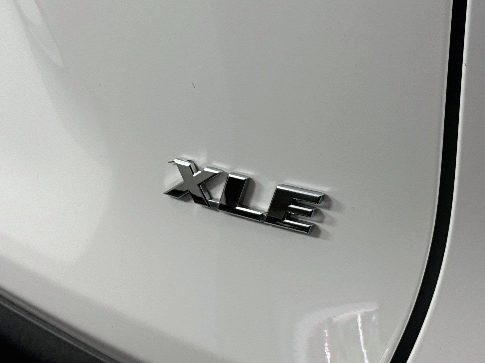 2025 Toyota RAV4 XLE photo 13