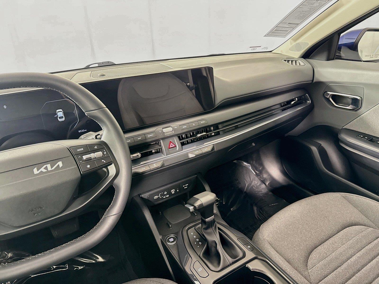 2025 Kia K4 EX photo 30