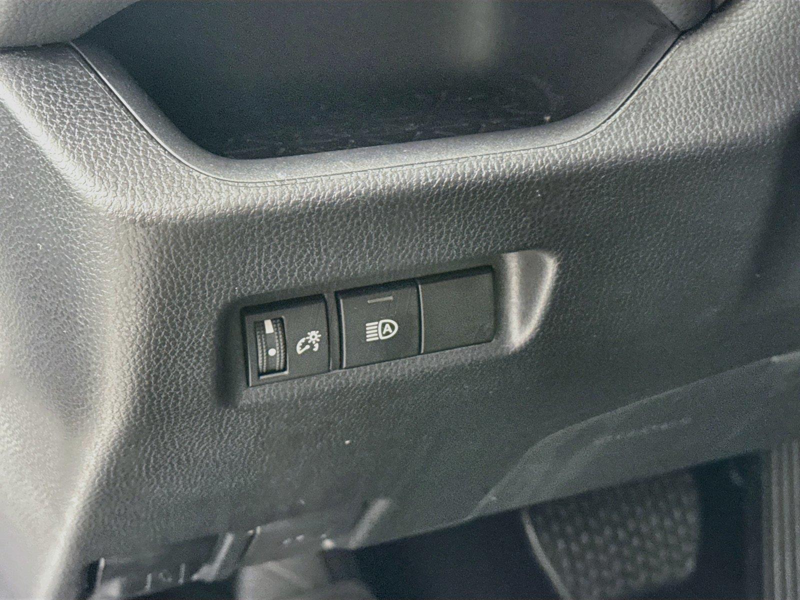 2025 Toyota RAV4 XLE photo 14