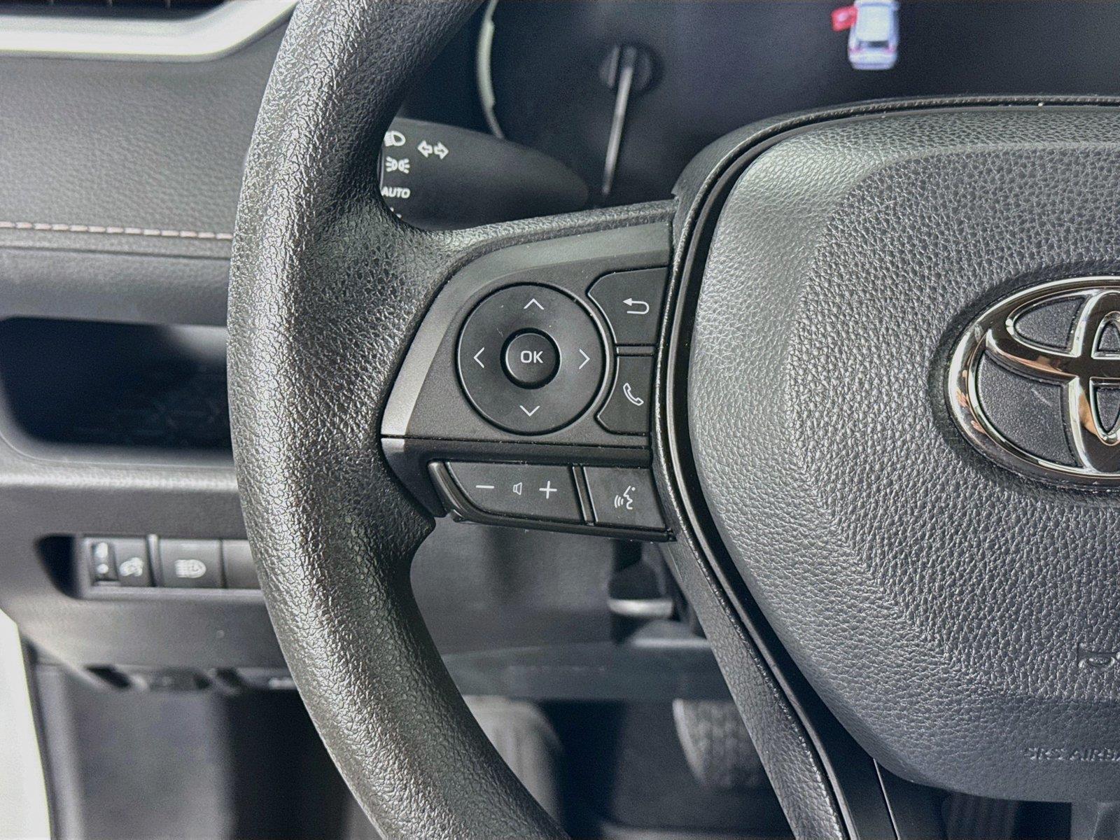 2025 Toyota RAV4 XLE photo 16