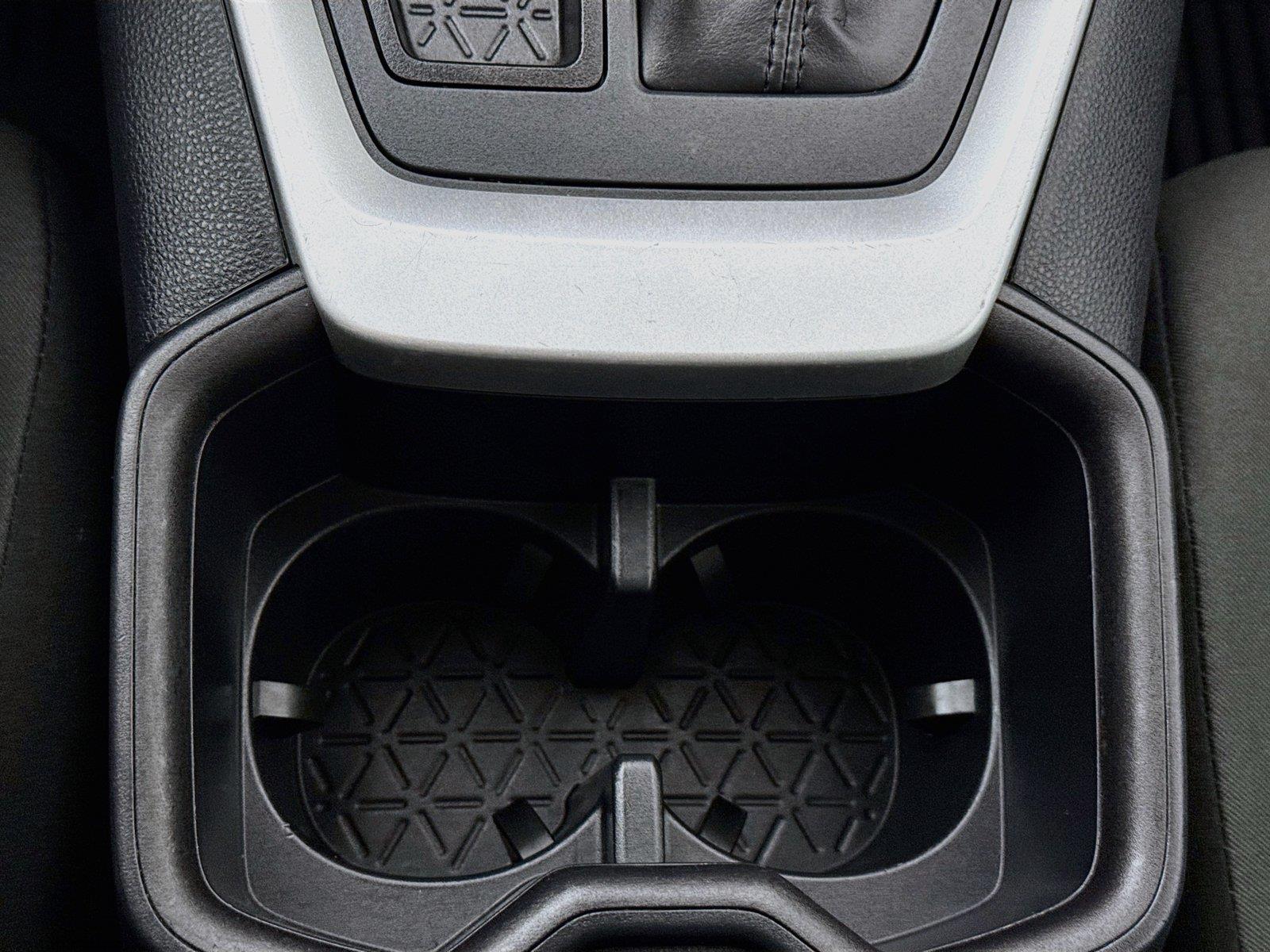 2025 Toyota RAV4 XLE photo 26