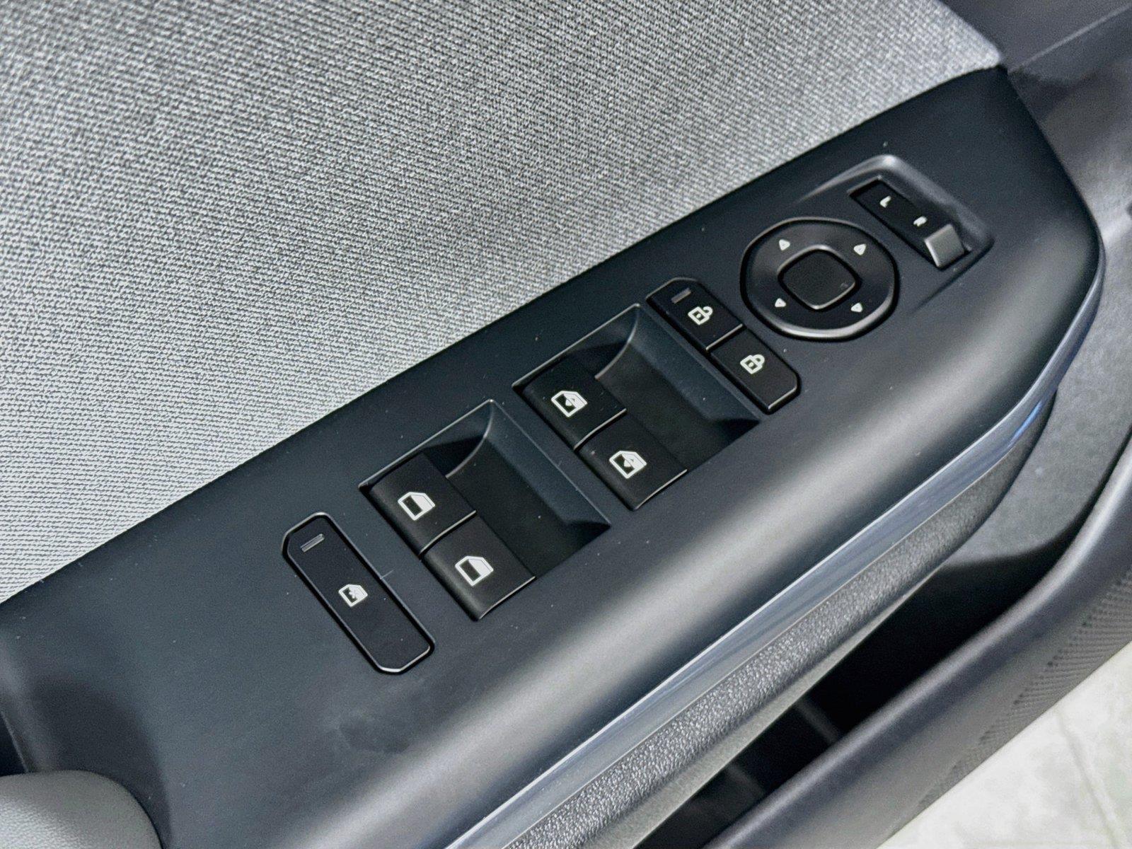 2025 Kia K4 EX photo 26